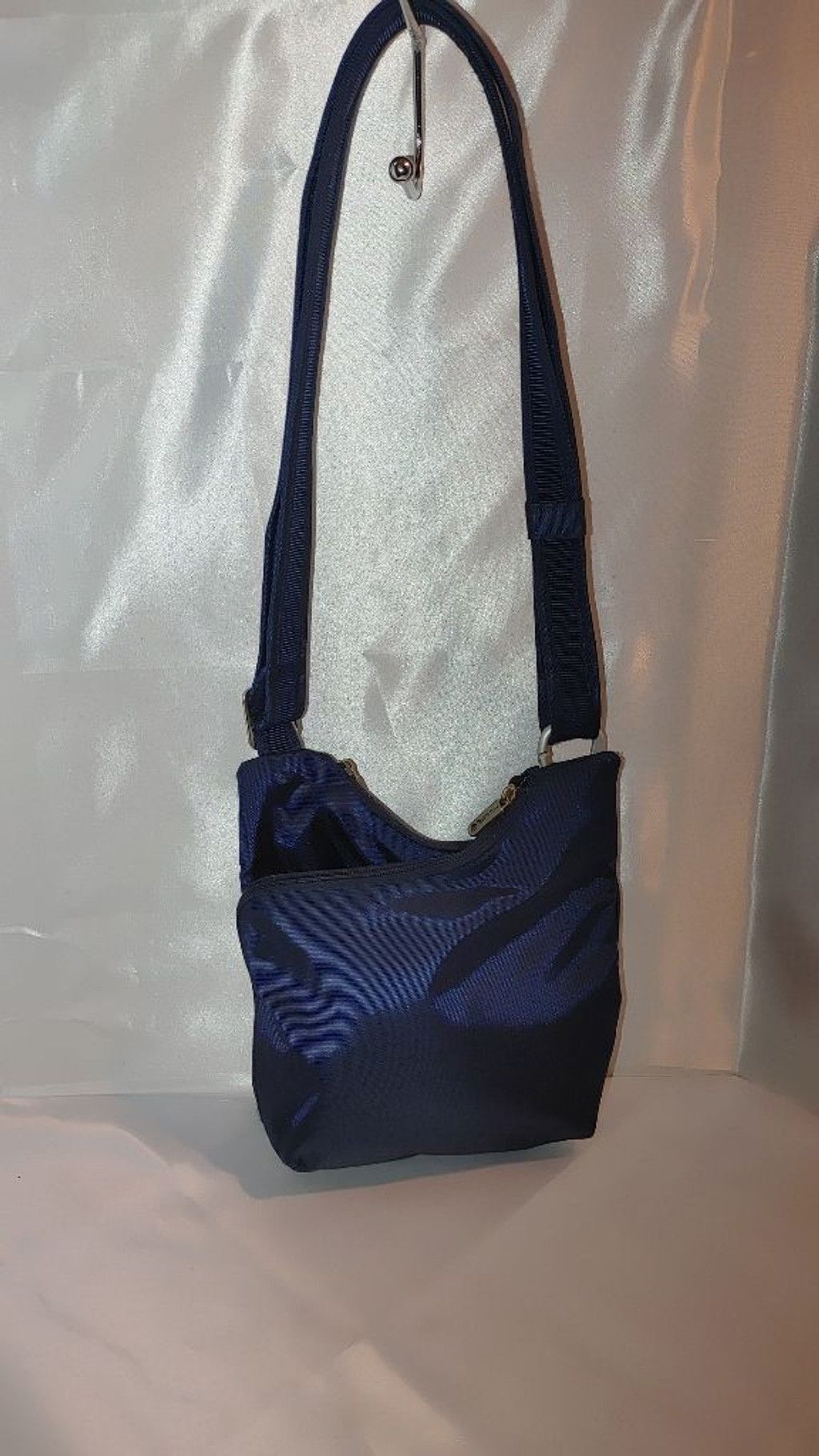 Away Travel Travelon RFID Crossbody Size ONE SIZE - 2 Thumbnail
