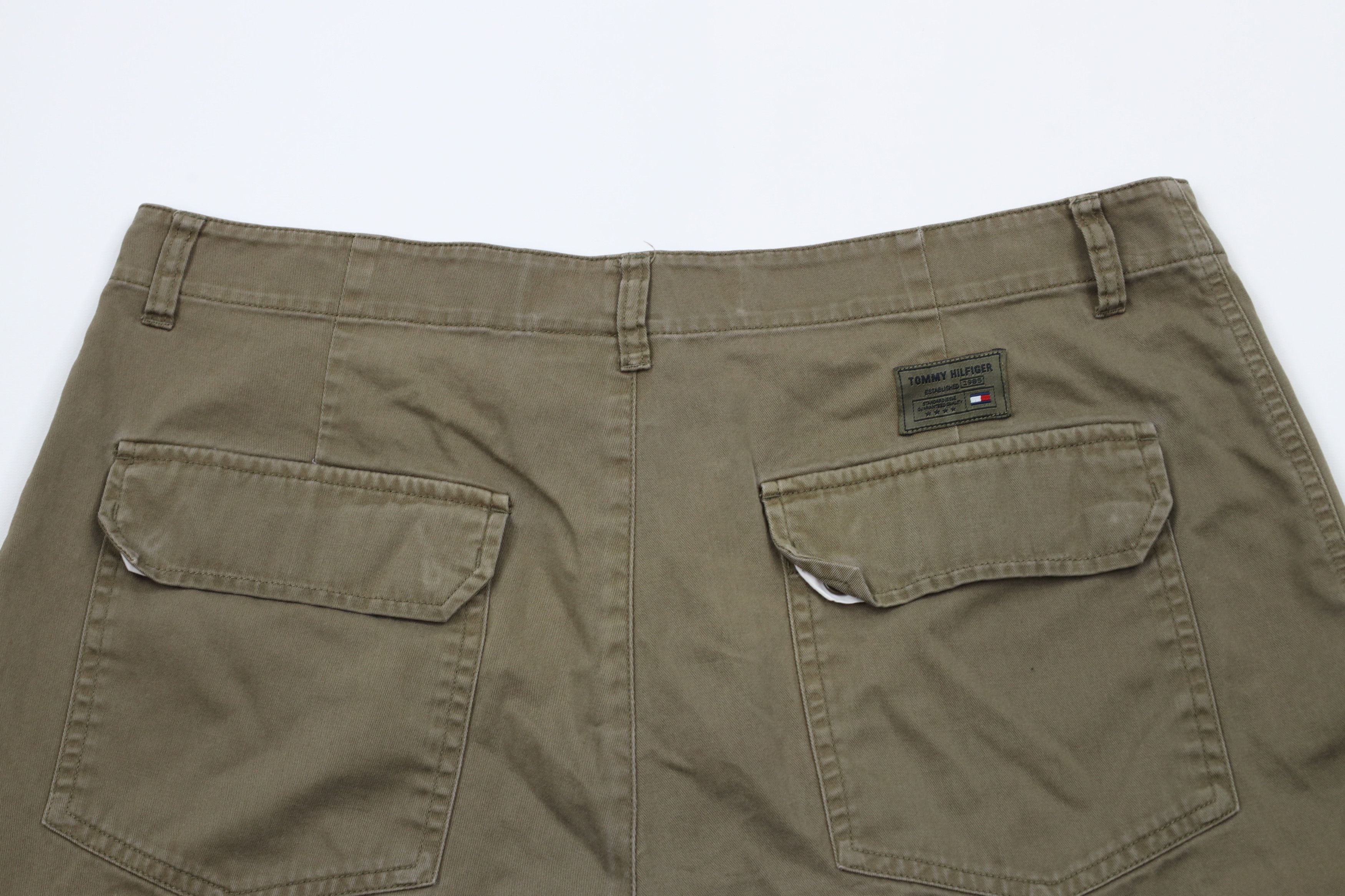 Tommy Hilfiger × Vintage Vintage 90s Tommy Hilfiger Surplus Shorts Drab Green Size US 36 / EU 52 - 8 Thumbnail