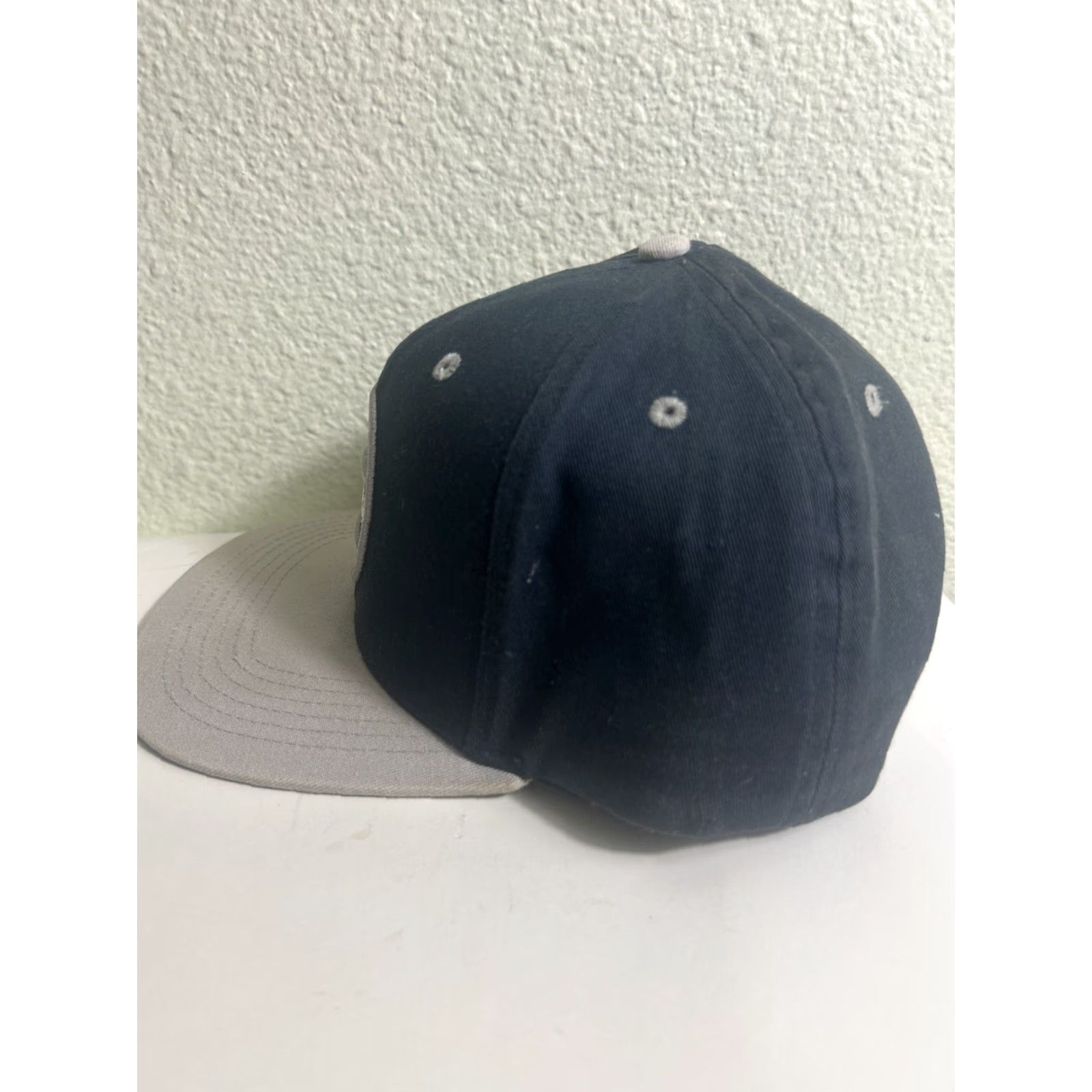 Vintage VINTAGE Upper Park California SnapBack Baseball Hat Navy Beige Snapback Adjustable Men One Size Blue Hat Men Size US M / EU 48-50 / 2 - 7 Thumbnail