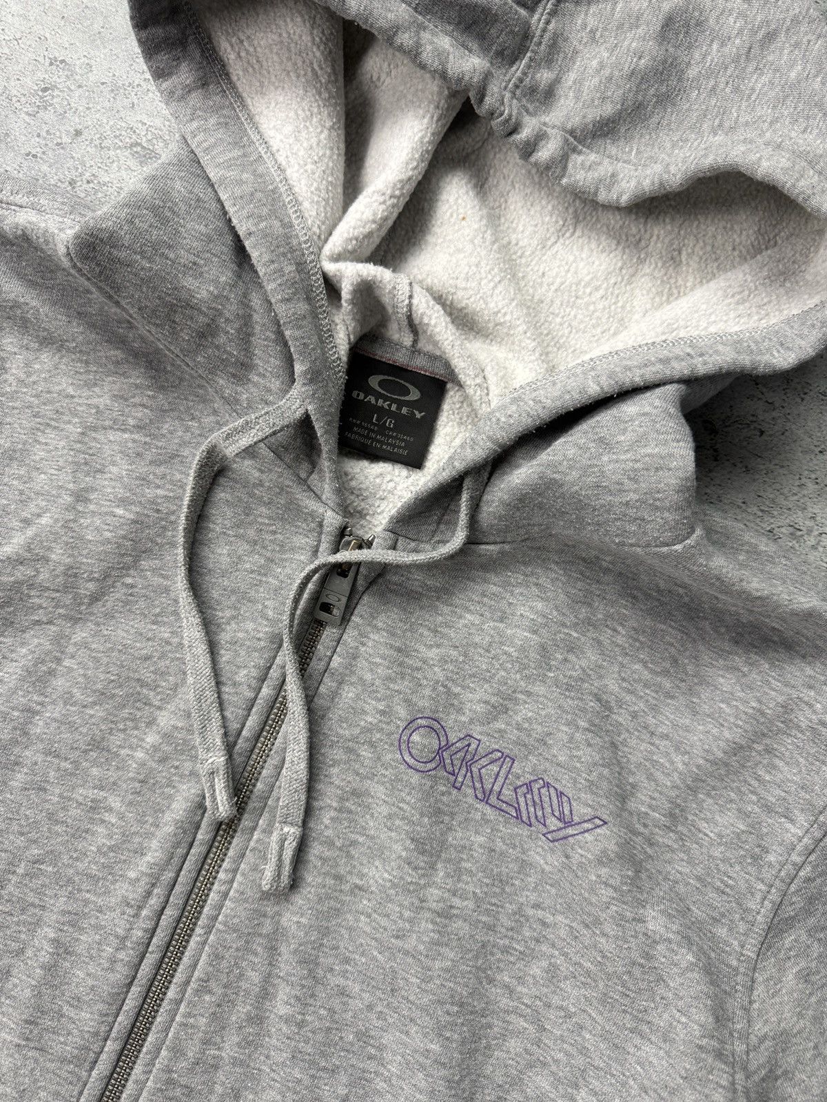 Oakley Vintage Oakley Zip Hoodie Size US L / EU 52-54 / 3 - 7 Thumbnail