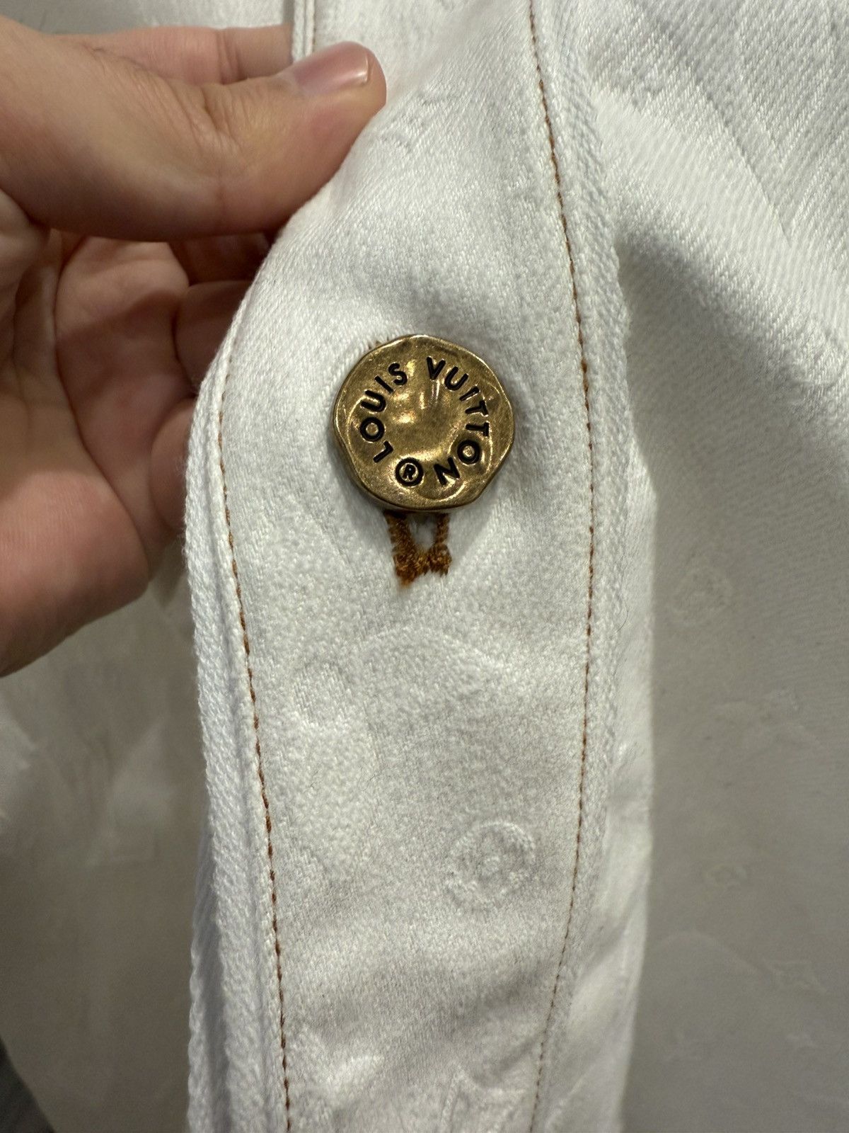 Louis Vuitton Louis Vuitton White Denim Monogram Baseball Shirt Size US XXL / EU 58 / 5 - 5 Thumbnail