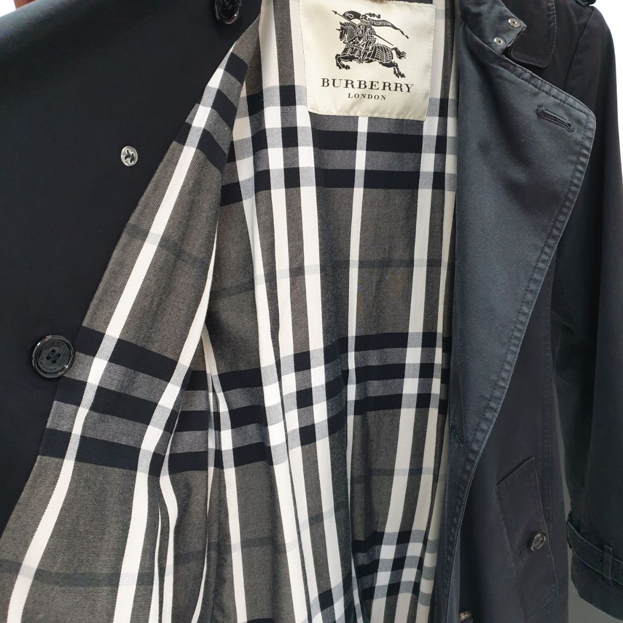 Burberry Burberry Black Double Breasted Trench Coat - Size 40 Size S / US 4 / IT 40 - 3 Thumbnail