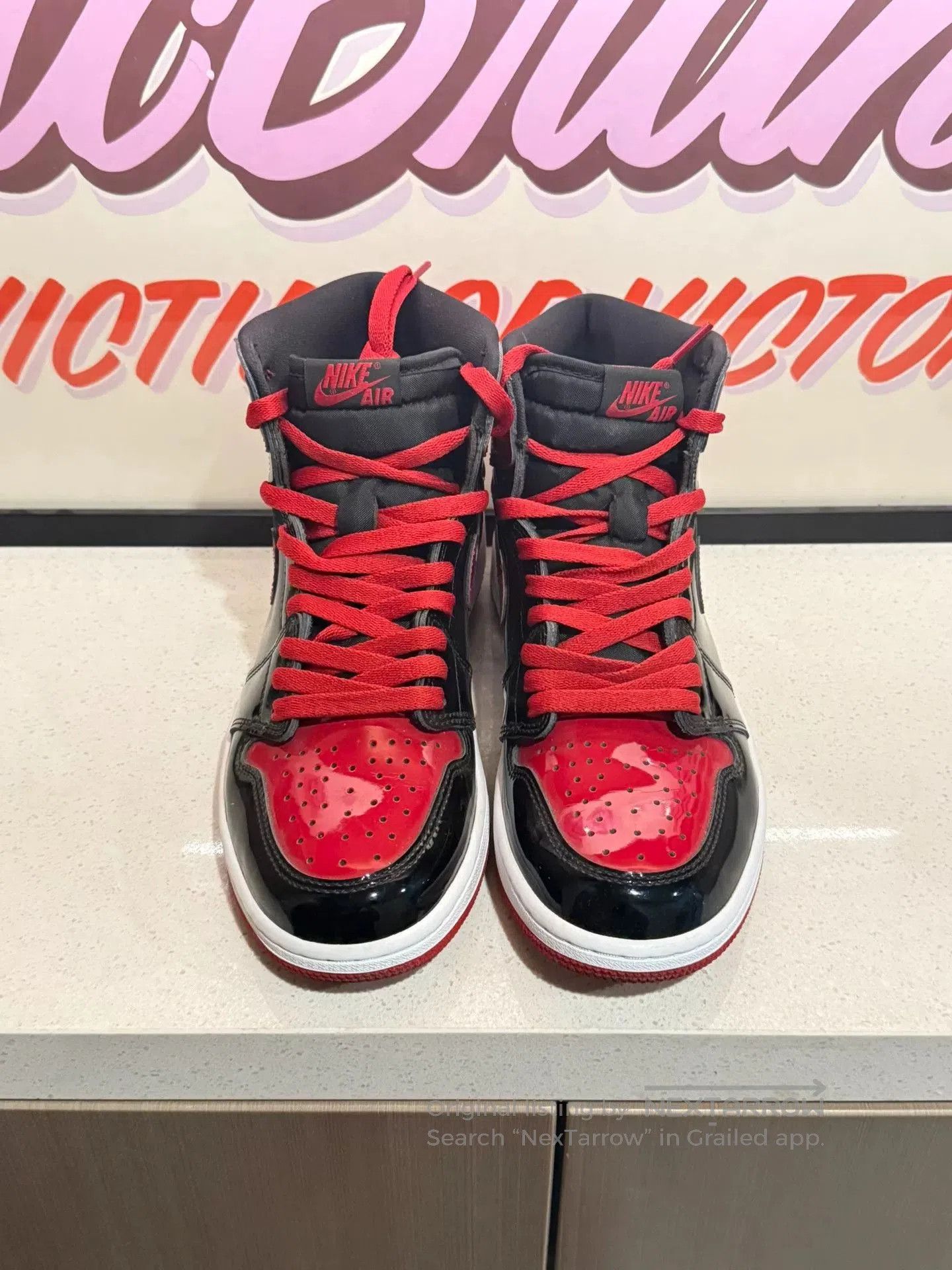Jordan Brand Jordan Air Jordan 1 Retro High OG. Size US 9 / EU 42 - 2 Thumbnail