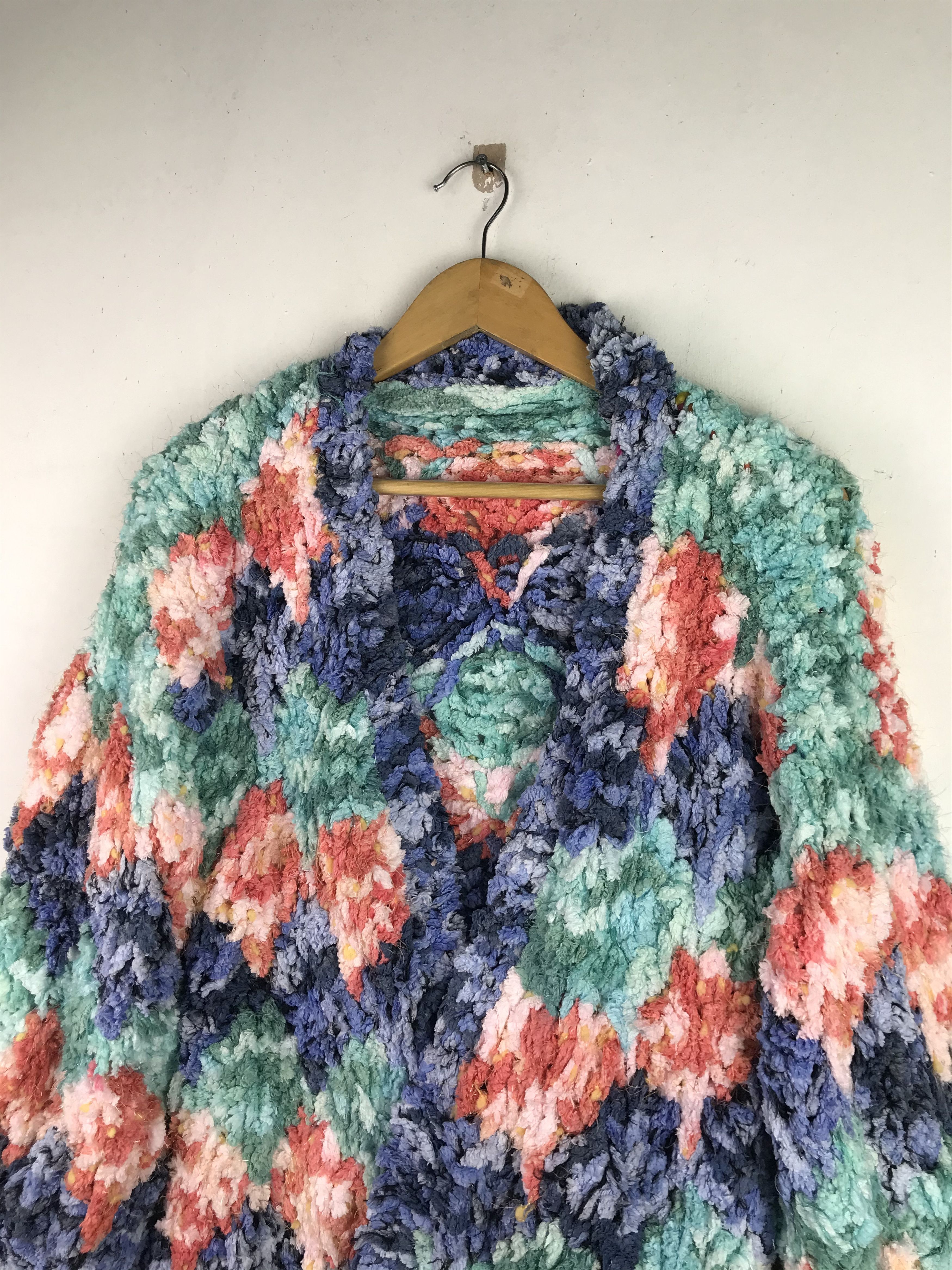 Aran Isles Knitwear Vintage colourful Knit Cardigan Rare design Size US L / EU 52-54 / 3 - 4 Thumbnail