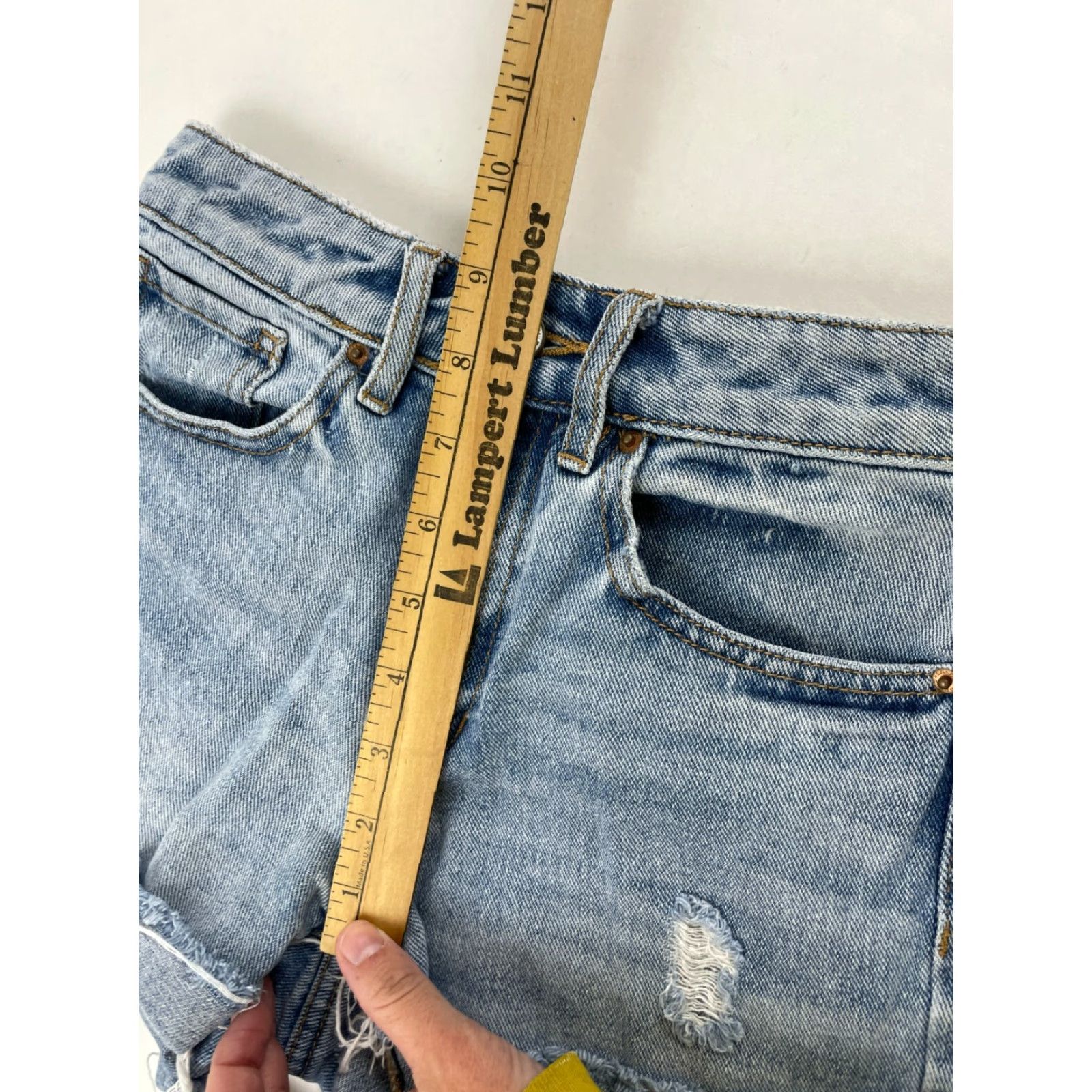 Pacsun PacSun Women's Jean Shorts Denim Mom Short Cut-Off Raw Hem Distressed Size 23 Gray Size 42" / US 20 - 6 Thumbnail
