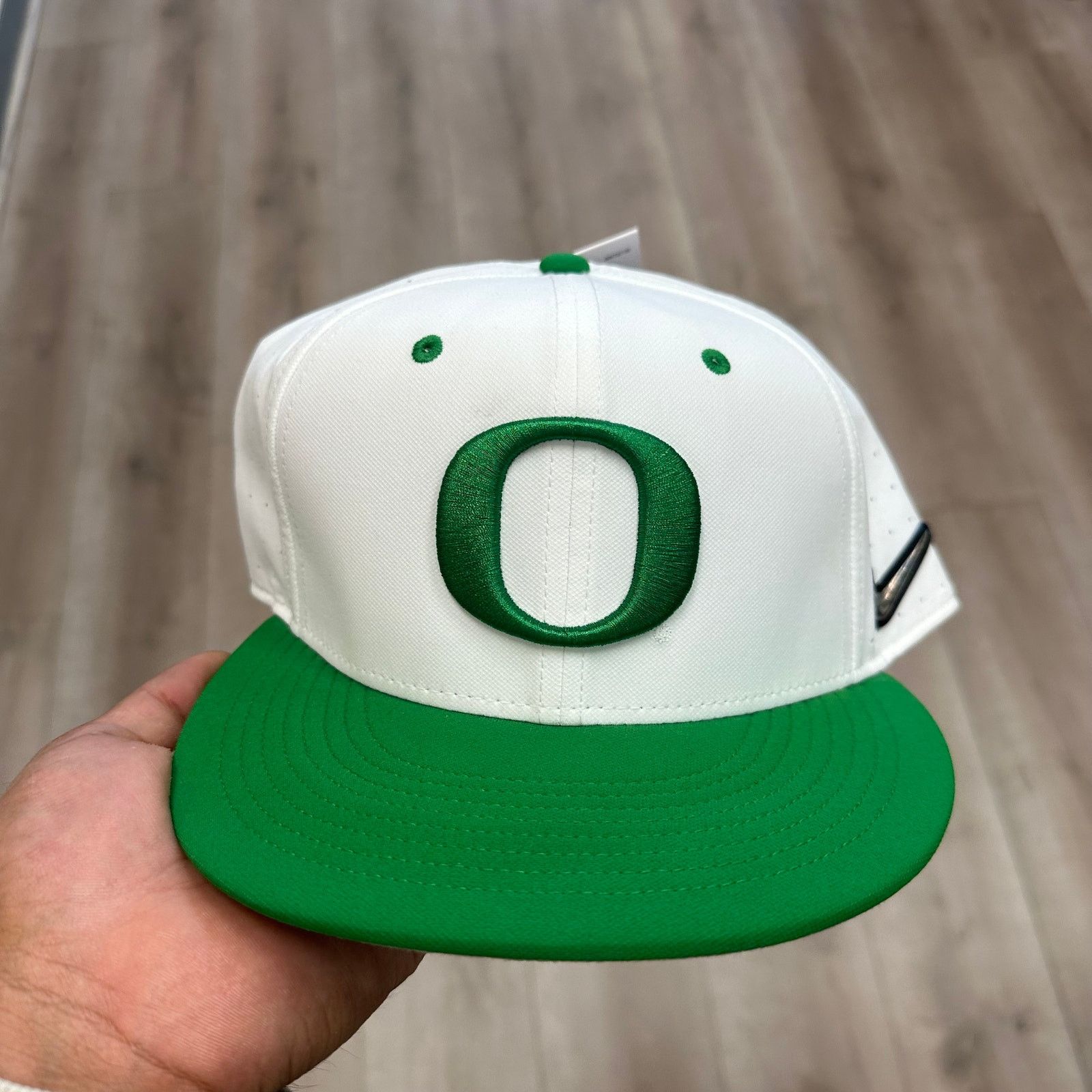 Nike New Nike White Oregon Ducks Dugout True Fitted Hat 7 1/4 Size ONE SIZE - 2 Thumbnail