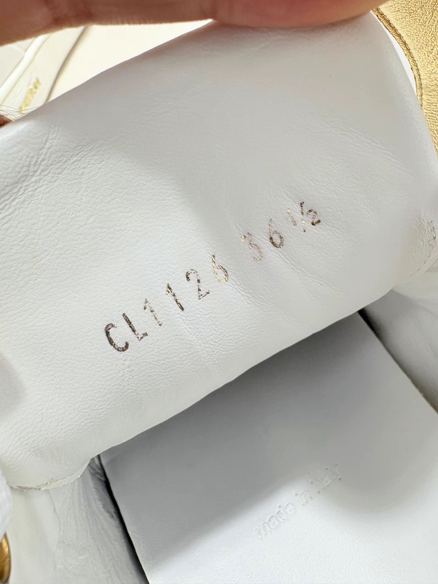 Louis Vuitton LOUIS VUITTON White & Gold Velcro Low-Top Sneakers K1 Size US 6.5 / IT 36.5 - 7 Thumbnail