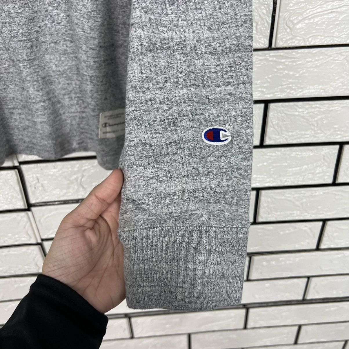Champion CHAMPION Single Pocket Long Sleeve Tees Sweater #4073-C185 Size US L / EU 52-54 / 3 - 8 Thumbnail