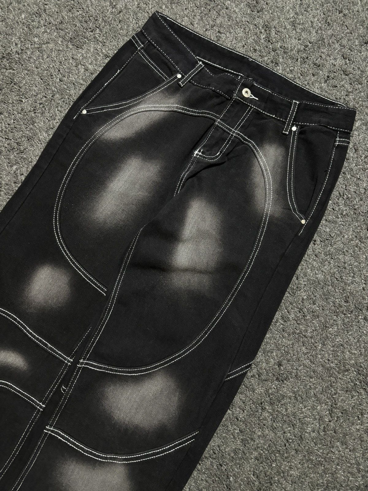 Jean × Vintage Vintage very rare abstract art black white baggy jeans denim Size US 33 - 11 Thumbnail