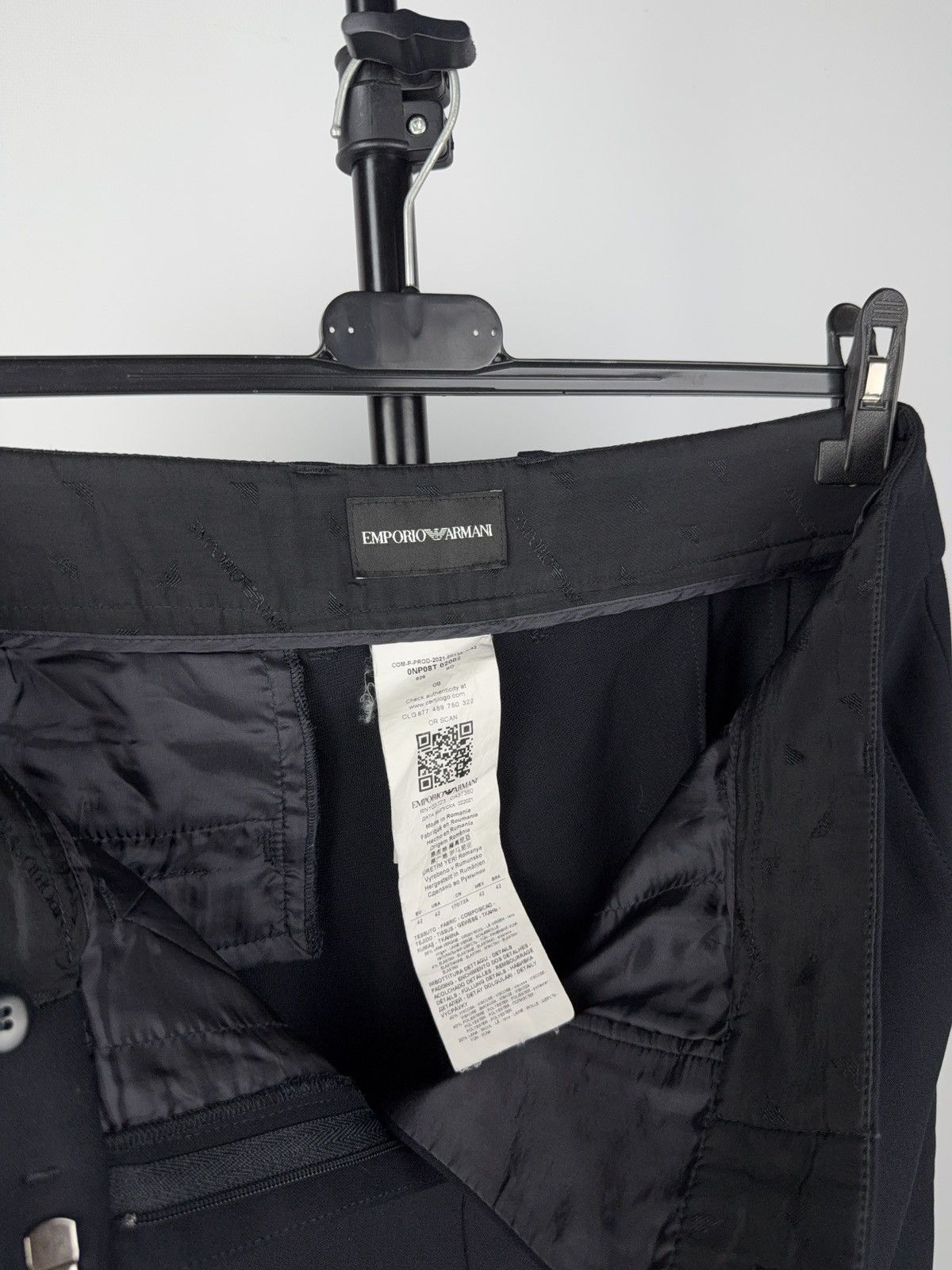 Emporio Armani Designer Luxury Emporio Armani Classic Black Dress Pants Size 28" / US 6 / IT 42 - 8 Thumbnail