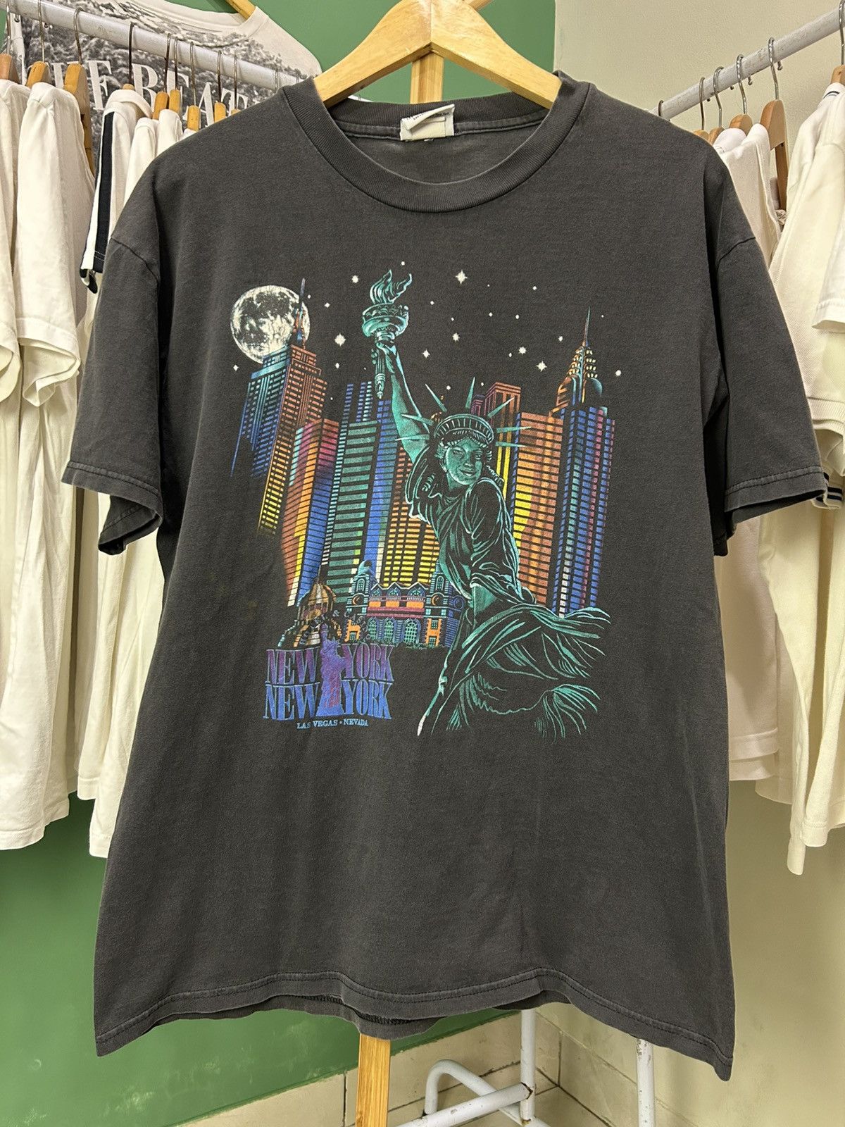 Vintage New York Art Hotel & Casino Las Vegas Nevada Liberty Size US L / EU 52-54 / 3 - 1 Thumbnail