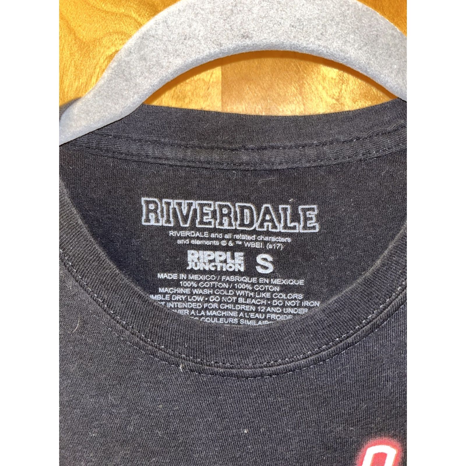 Vintage VINTAGE Riverdale T-Shirt Women’s Small Black Jersey Crew Neck Casual 50s Diner Love Fans Size S / US 4 / IT 40 - 2 Thumbnail