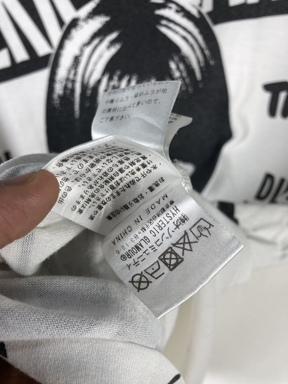 Hysteric Glamour Hysteric Glamour The Whole Shocking Story Fullprint T-Shirt Size US S / EU 44-46 / 1 - 5 Thumbnail