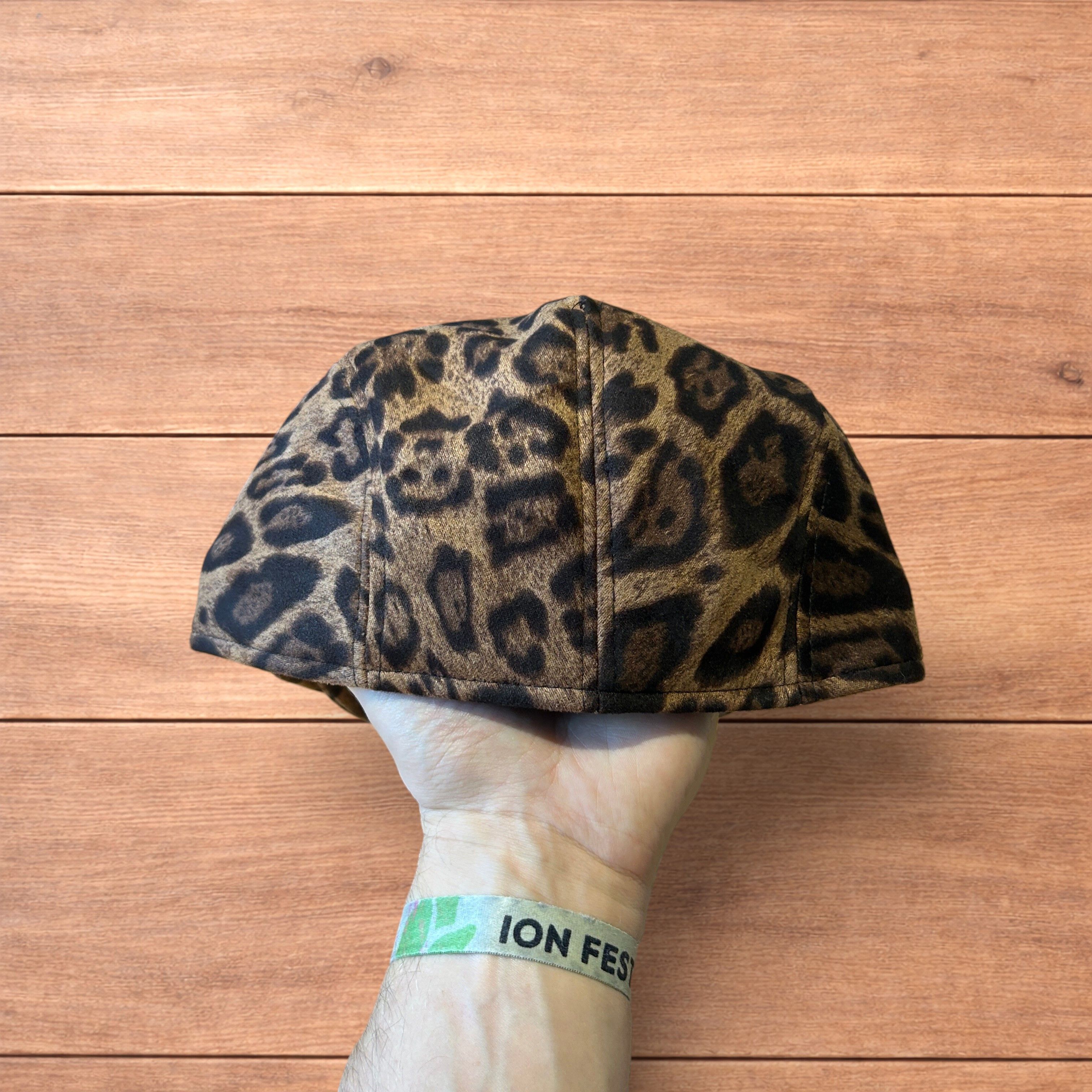 Japanese Brand Vintage style newsboy flat cap beret in leopard colour way.. Size ONE SIZE - 4 Thumbnail