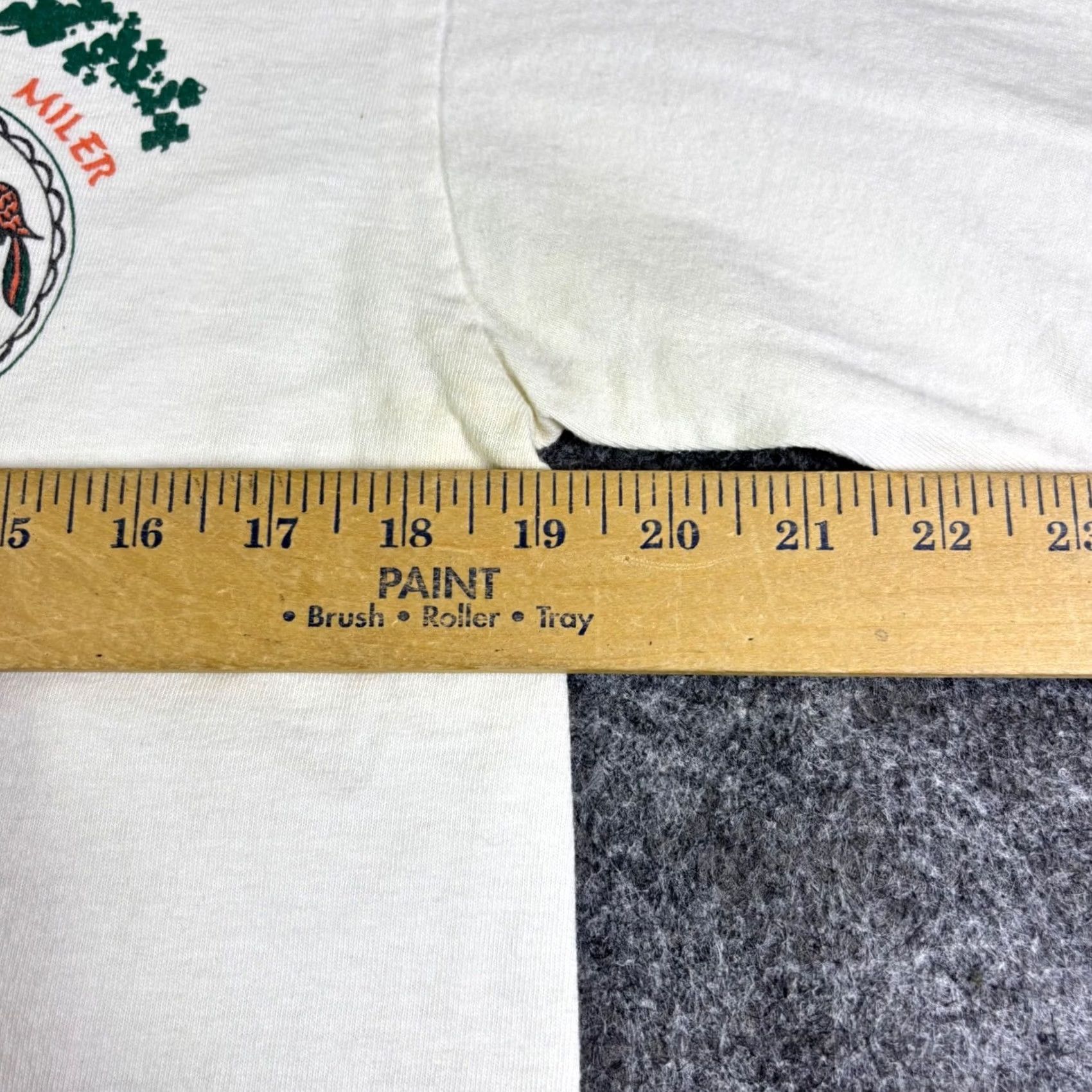 Vintage VINTAGE Killians Red St Pattys 10 Miler Long Sleeve Mock Neck Shirt Medium Men White 1990s Graphic Tee Sportswear Size US M / EU 48-50 / 2 - 3 Thumbnail