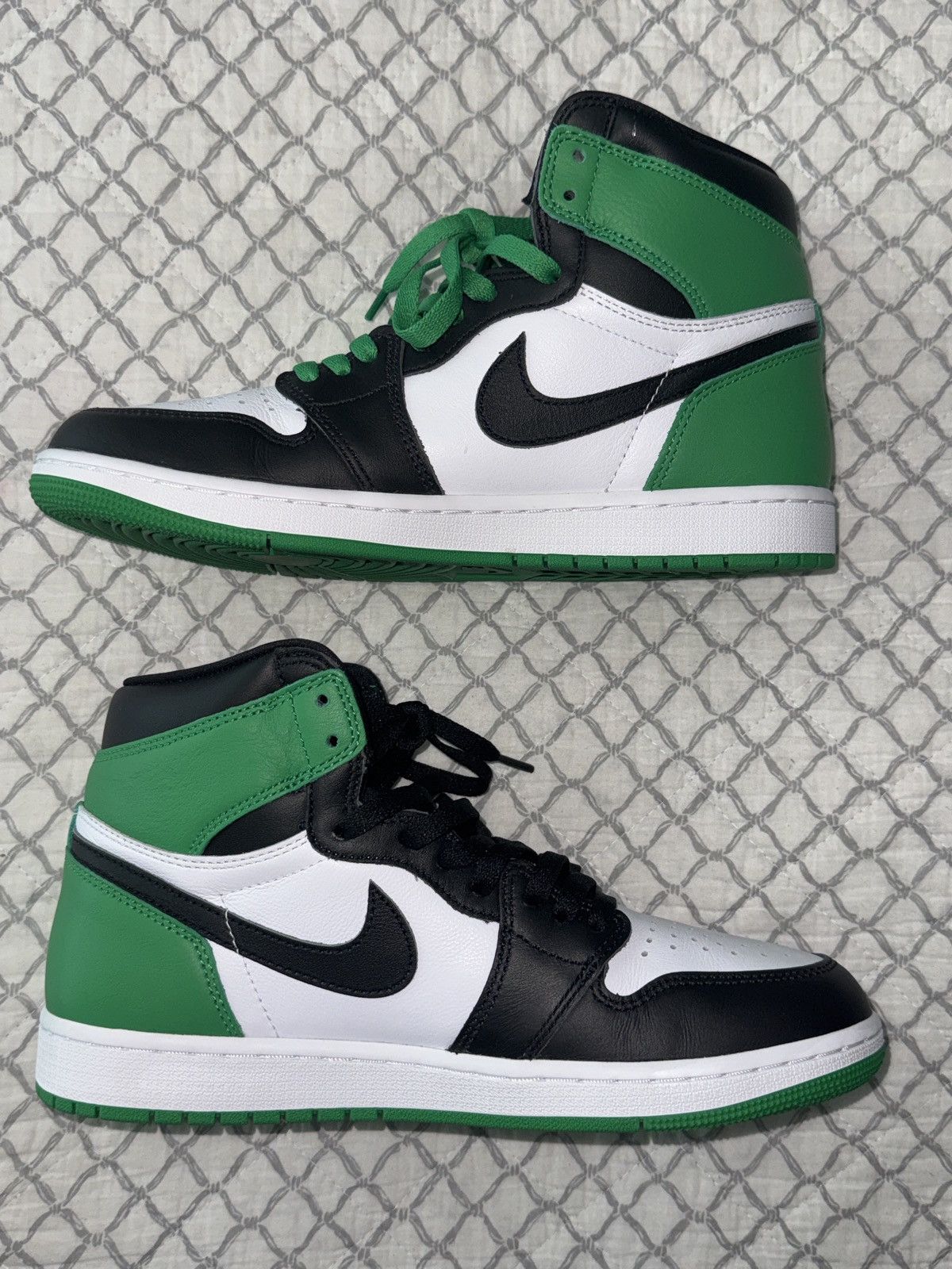 Jordan Brand Jordan 1 Retro High OG ‘ Lucky green ’ Size US 9.5 / EU 42-43 - 1 Thumbnail
