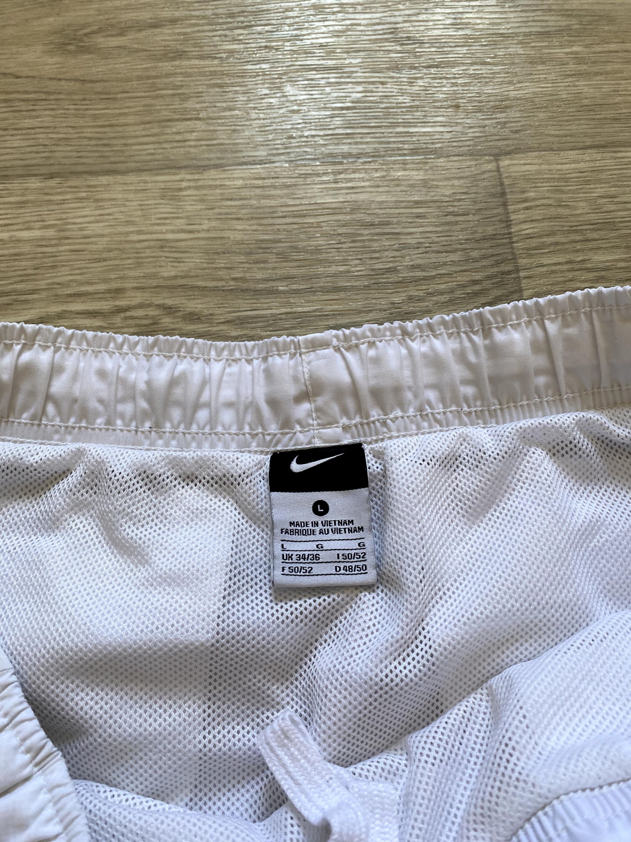 Nike Vintage 2000s Nike White Shorts TN Streetwear Y2K Size US 34 / EU 50 - 5 Thumbnail