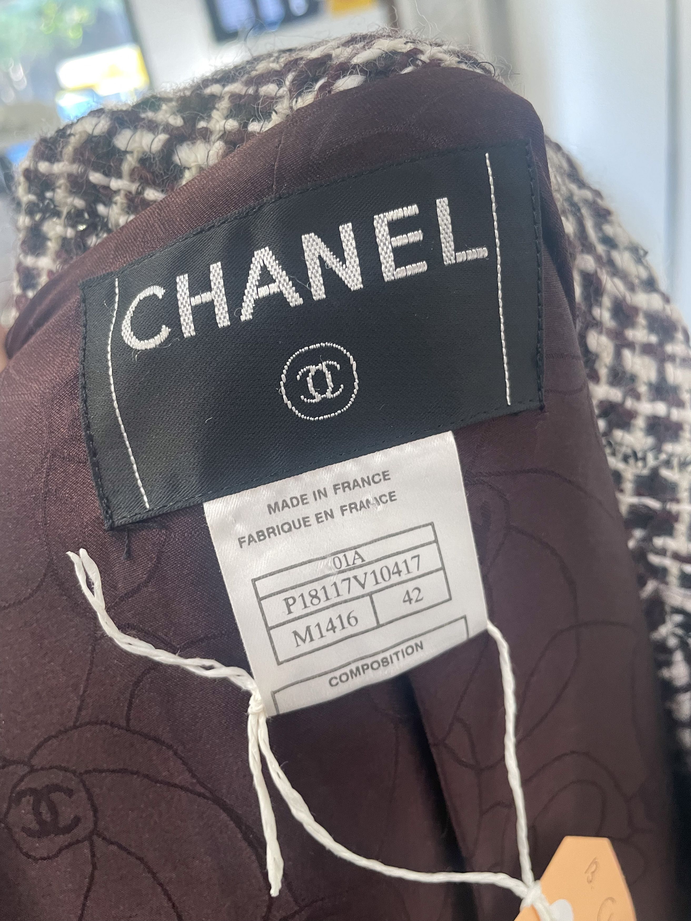 Chanel Brown Tweed Jacket Size S / US 4 / IT 40 - 9 Thumbnail