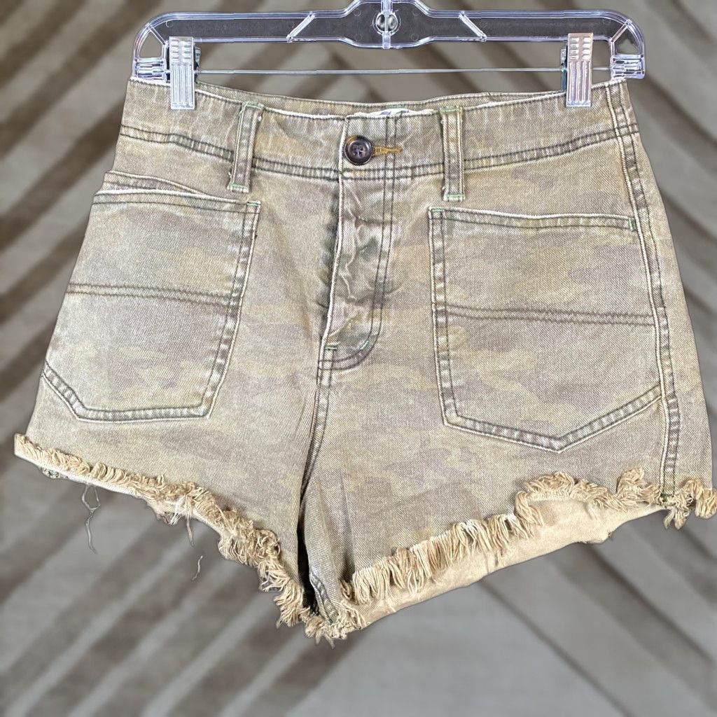 Vintage We The Free Womens Shorts Brown Cut-Off Cotton Blend Stretch 28 Front Pocket 5-Pocket High Rise Fringed Momcore Casual 28 Womens Size 28" / US 6 / IT 42 - 1 Thumbnail