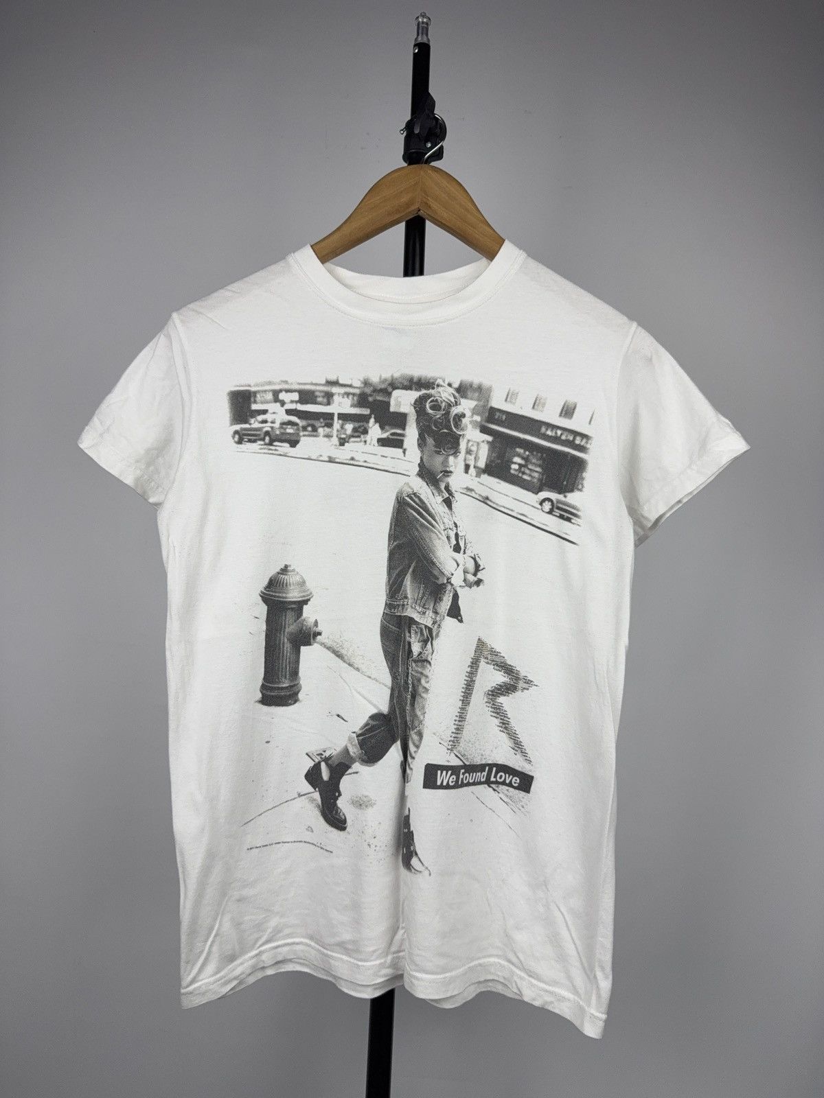 Band Tees Y2K 2011 Bravado Street Photo Graphic Tee “We Found Love” Size US S / EU 44-46 / 1 - 1 Thumbnail