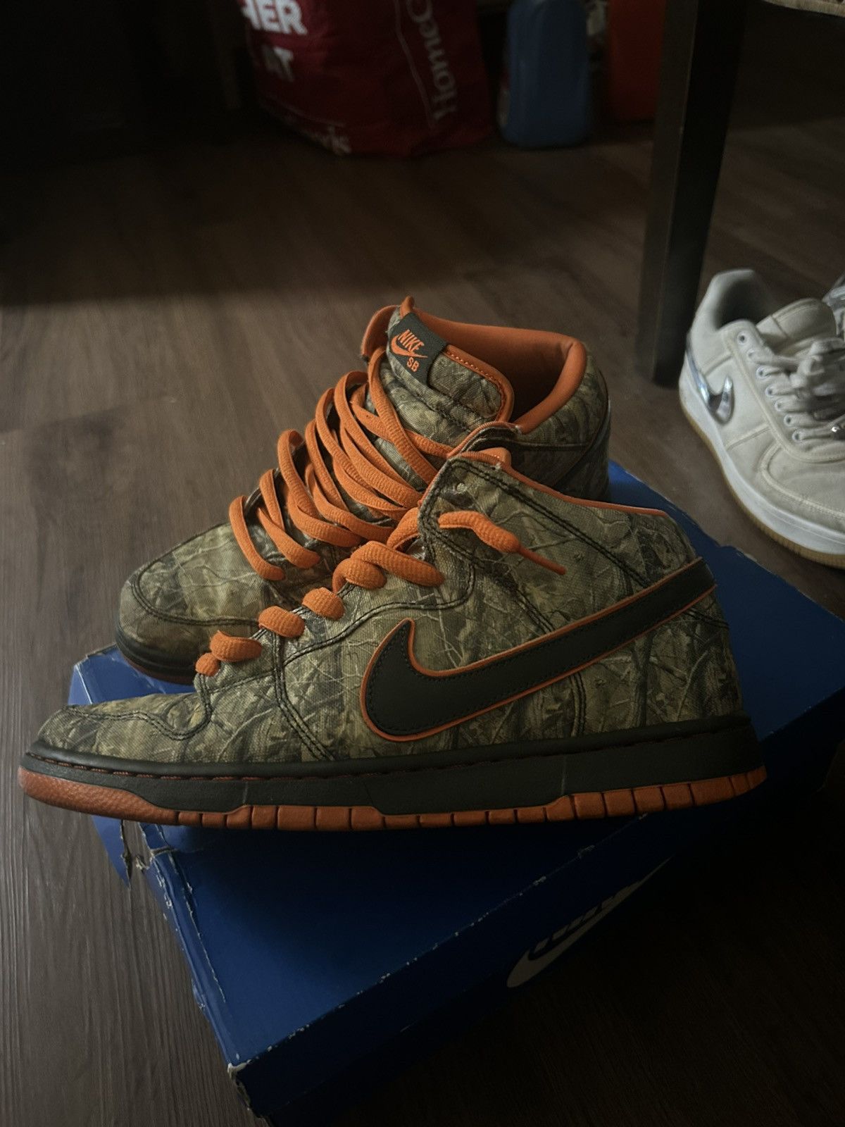 Nike SB Size 9 - Nike SB Dunk Mid Premium Real Tree Camo Size US 9 / EU 42 - 3 Thumbnail