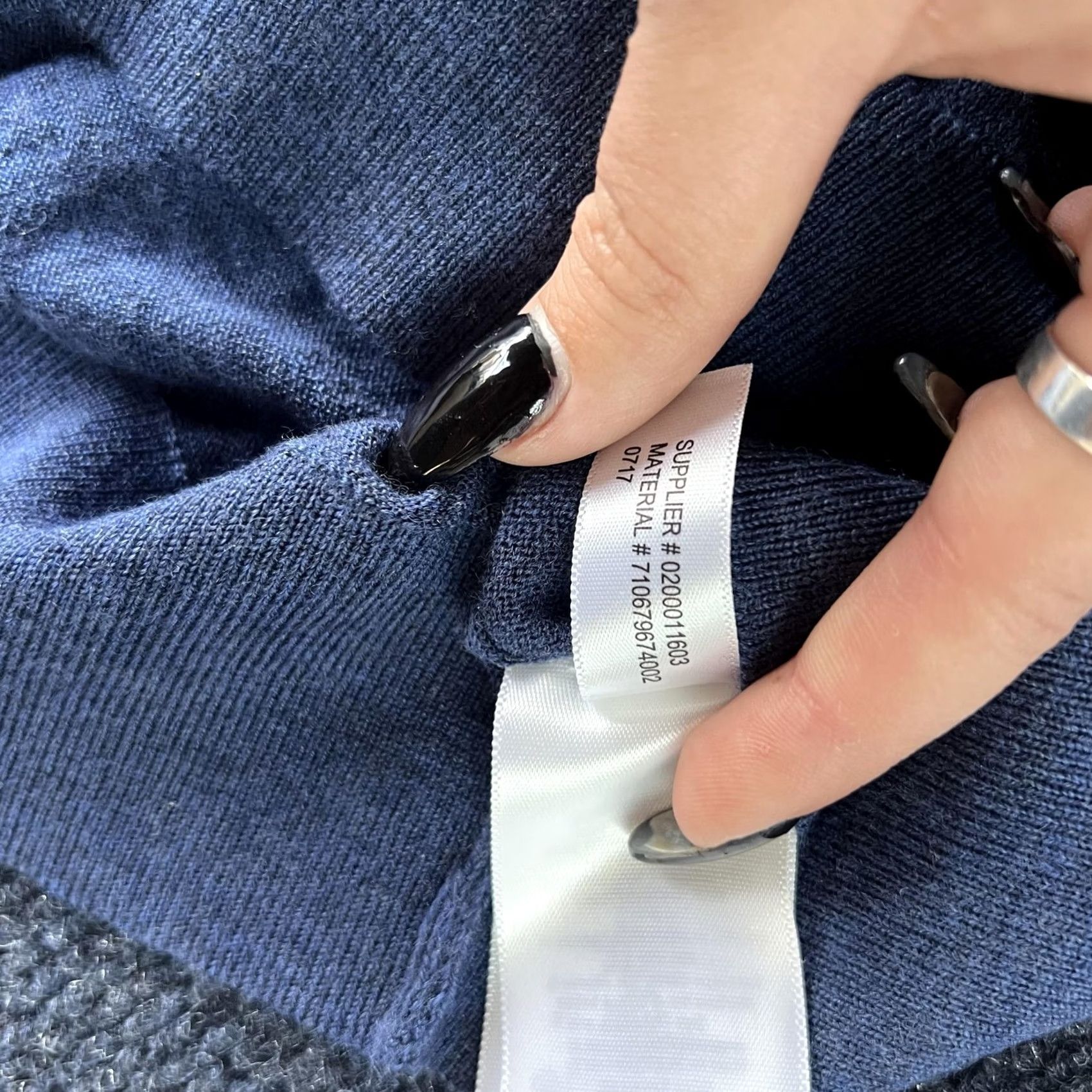 Polo Ralph Lauren Polo Ralph Lauren Sweater Mens Medium Blue Merino Wool V-Neck Pony Pullover Knit Size US M / EU 48-50 / 2 - 7 Thumbnail