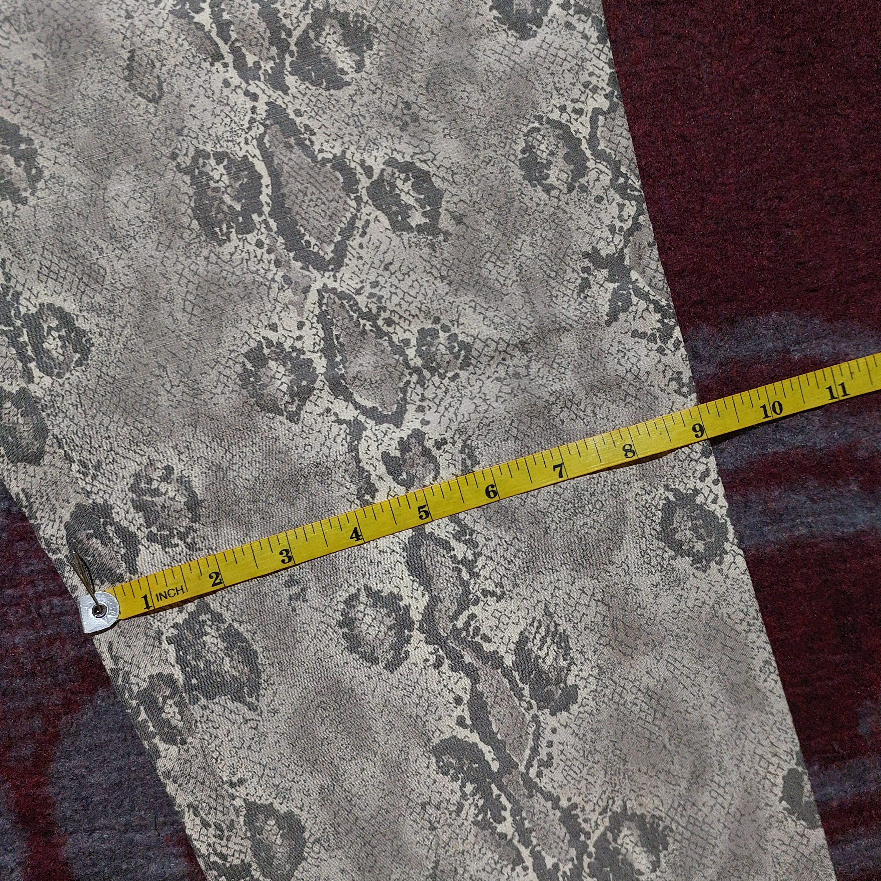 Versus Versace Versace phyton skin pattern zipp leg pants Size 26" / US 2 / IT 38 - 17 Thumbnail