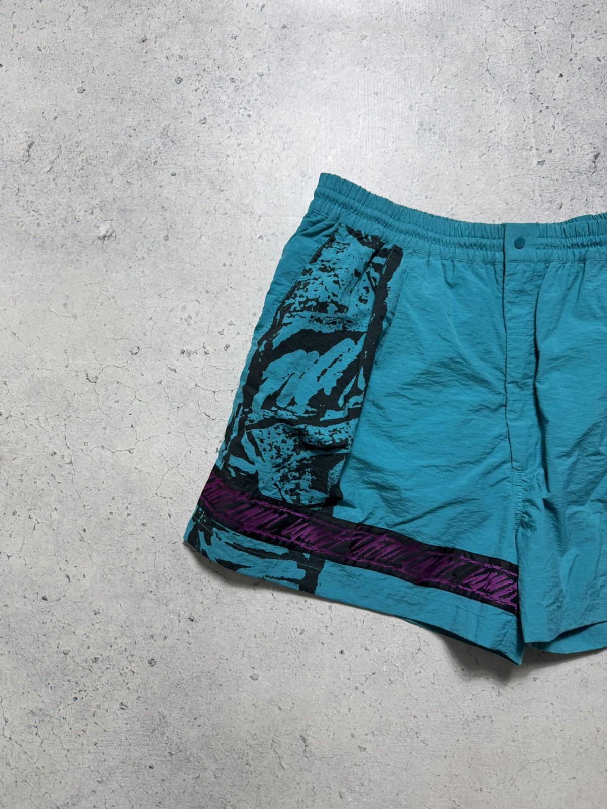 Nike Nike Challenge Court Vintage 90’s Nylon Shorts Size XL Size US 36 / EU 52 - 2 Thumbnail