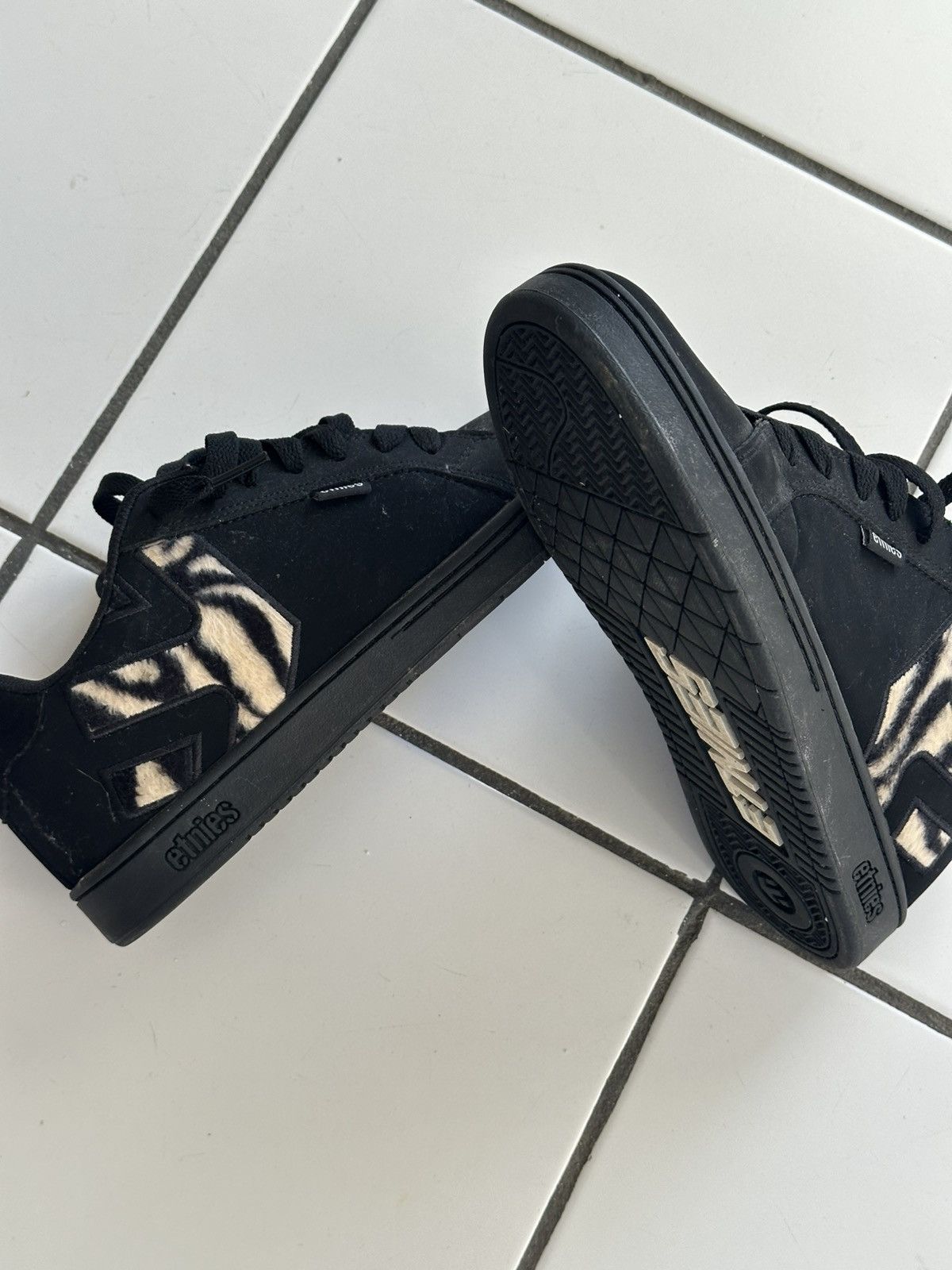 Etnies Etnies Fader W’s Black and Tiger Print Size US 10 / IT 40 - 7 Thumbnail