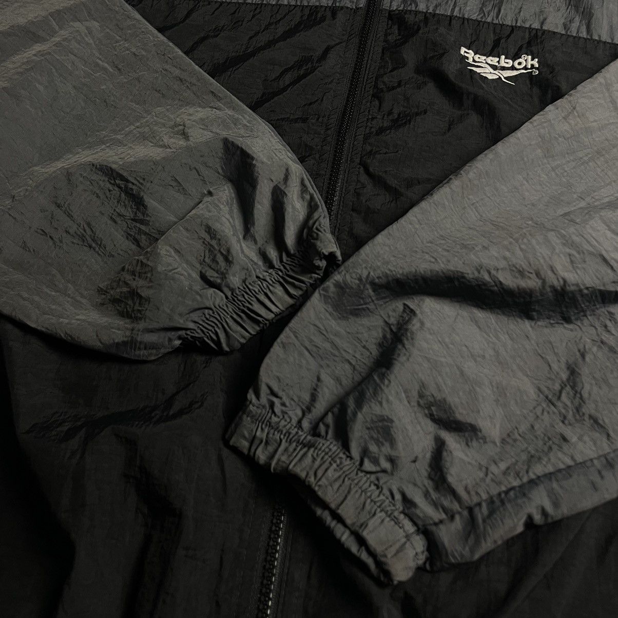 Reebok × Vintage VINTAGE REEBOK EMBROIDERED SPELL OUT WINDBREAKER JACKET Size US L / EU 52-54 / 3 - 8 Thumbnail