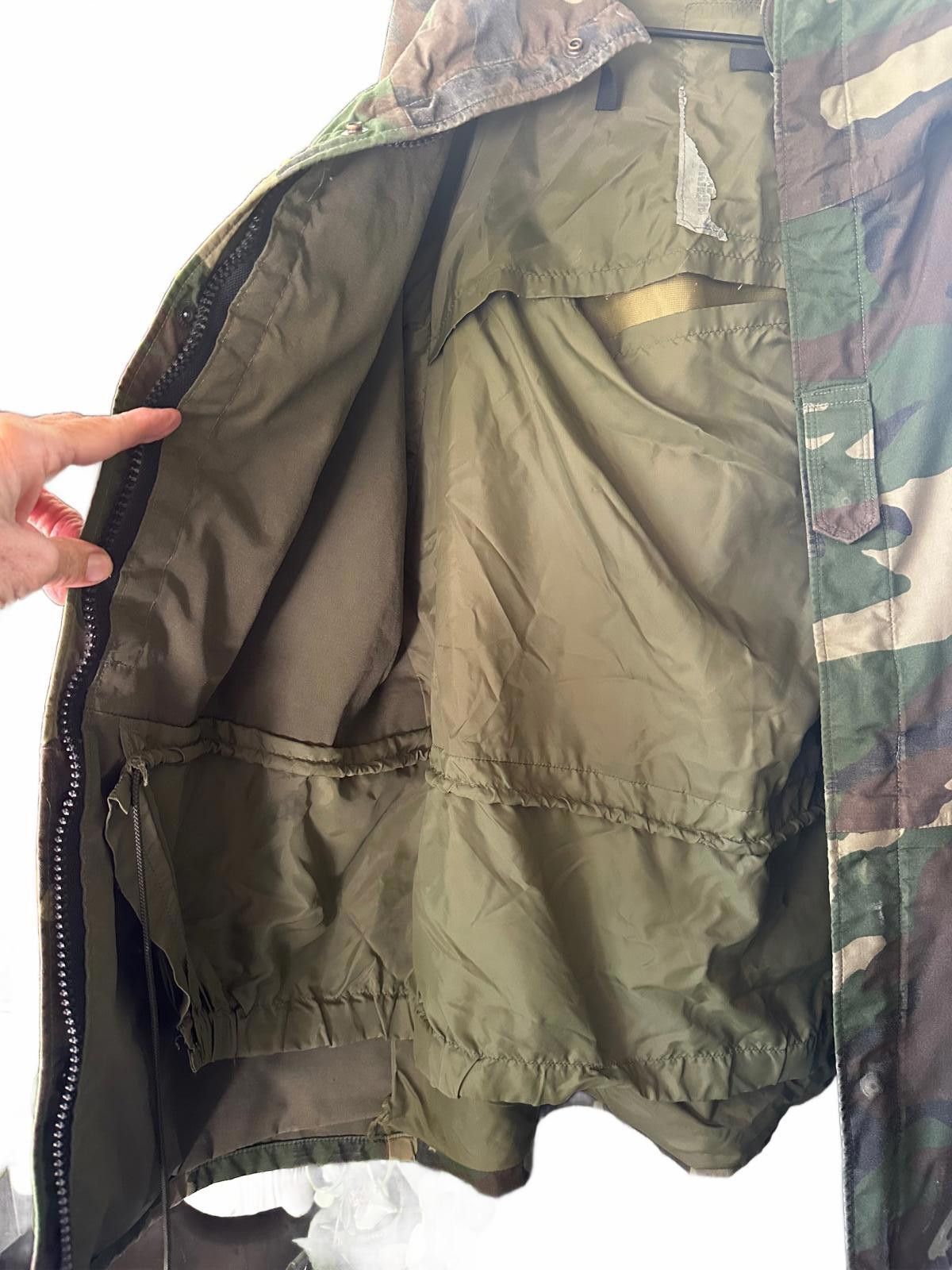 Designer Vintage U.S. Woodland Camo M81 Military Field Jacket Hooded Size US M / EU 48-50 / 2 - 3 Thumbnail