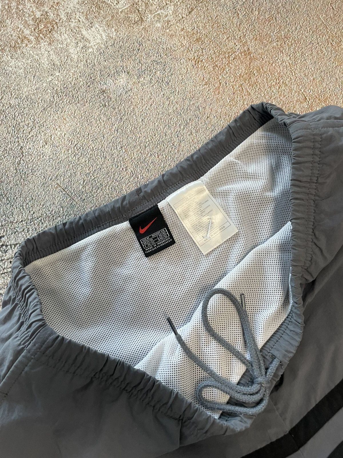 Nike Vintage Nike Nylon Big Swoosh Shorts Size US 32 / EU 48 - 4 Thumbnail