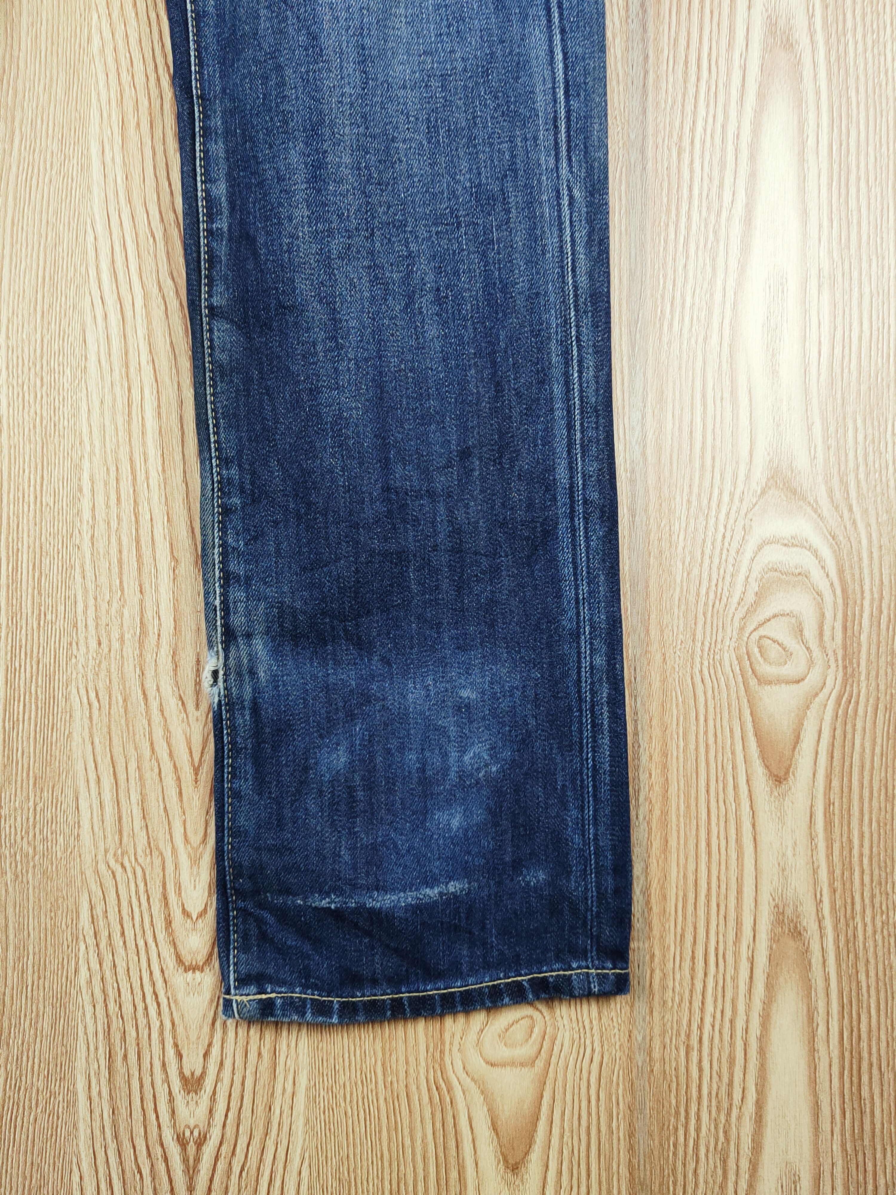 Japanese Brand Uniqlo Dark Blue Distressed Ripped Jeans #S2686 Size US 31 - 6 Thumbnail