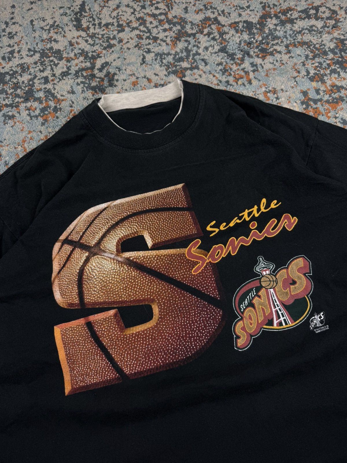 Nutmeg Vintage 90s Nutmeg Seattle Sonics NBA basketball graphic tee Size US XL / EU 56 / 4 - 4 Thumbnail