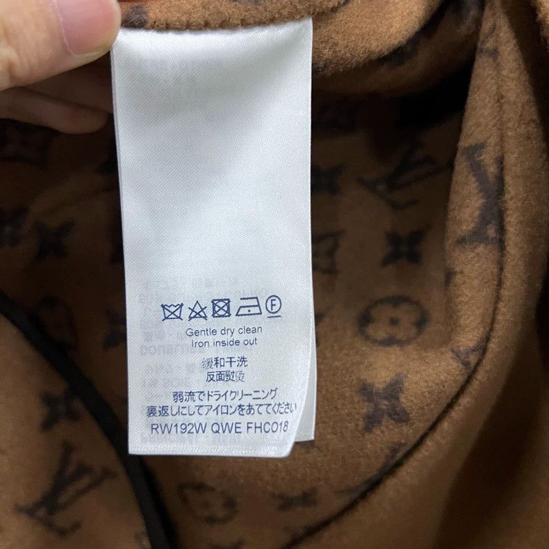 Louis Vuitton Louis Vuitton Brown wool coat with full print of presbyopia Size US XXS / EU 40 - 4 Thumbnail