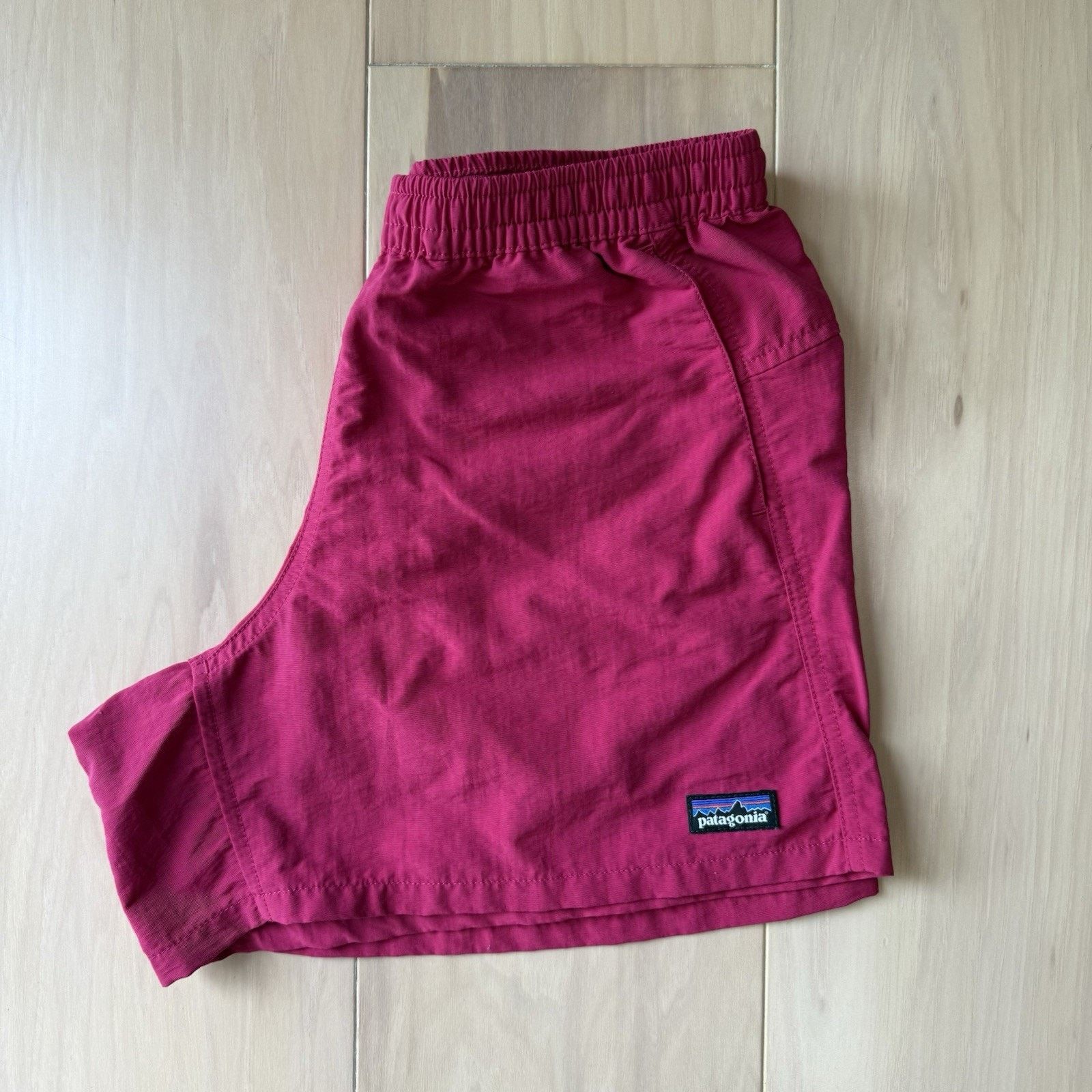 Patagonia Patagonia Baggies Women's XS Magenta 4.5 Inseam Summer Size 25" / US 0 / IT 36 - 2 Thumbnail