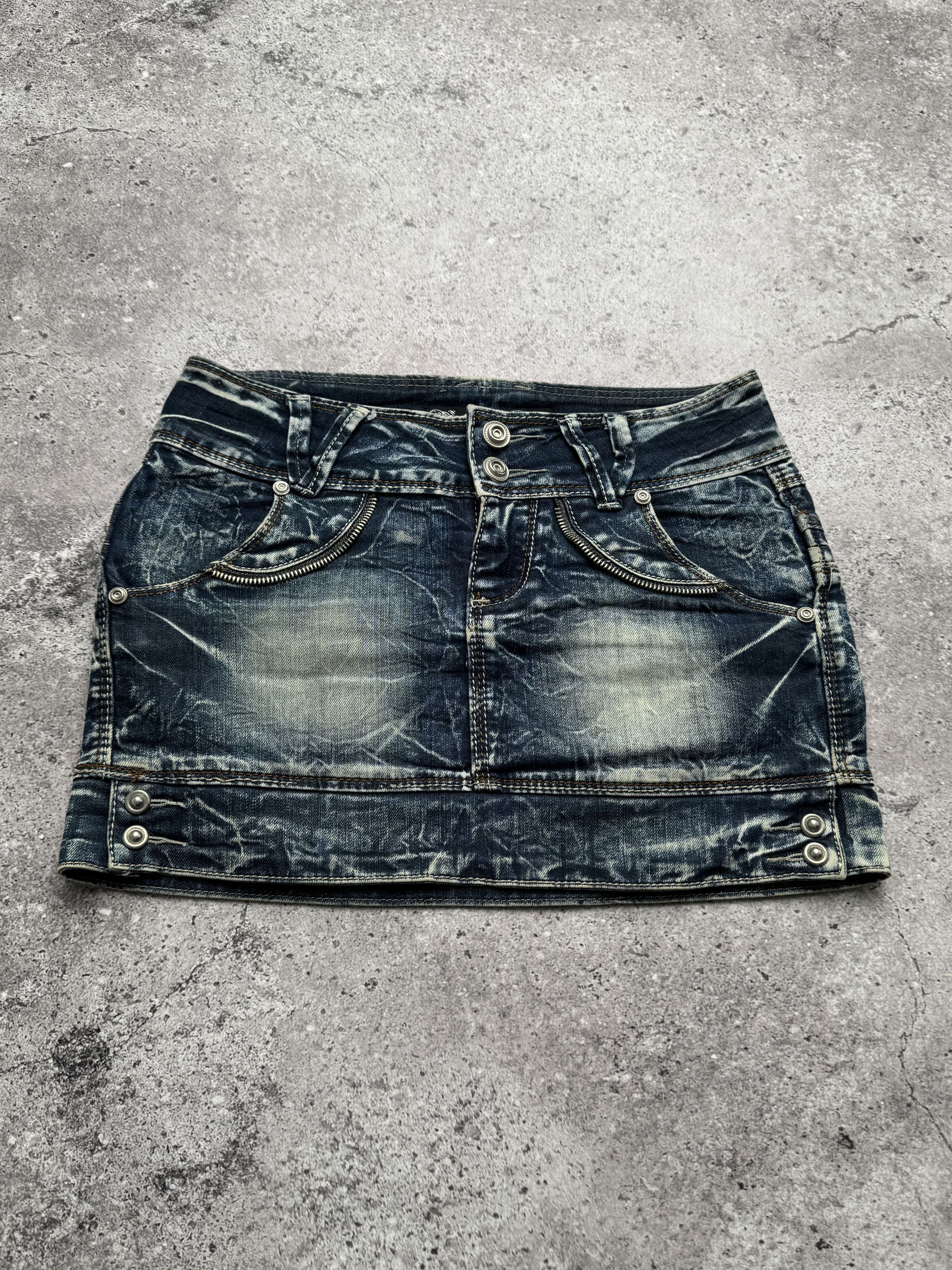 Vintage Vintage Faded Gradient Denim Mini Skirt C2(V495)(E8) Size 27" / US 4 / IT 40 - 1 Thumbnail