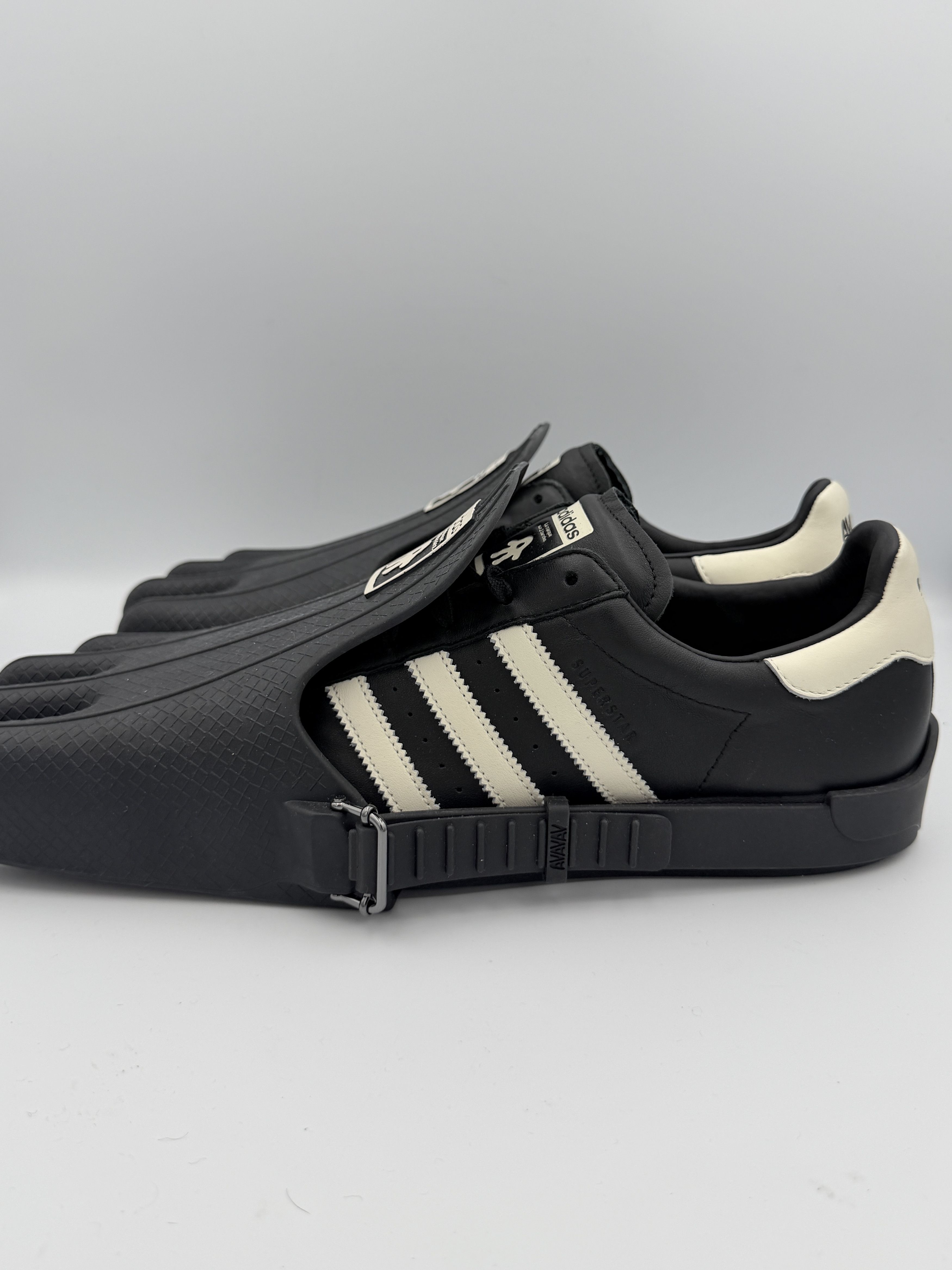 AVAVAV AVAVAV adidas Superfinger Superstar Black Size US 9.5 / EU 42-43 - 5 Thumbnail