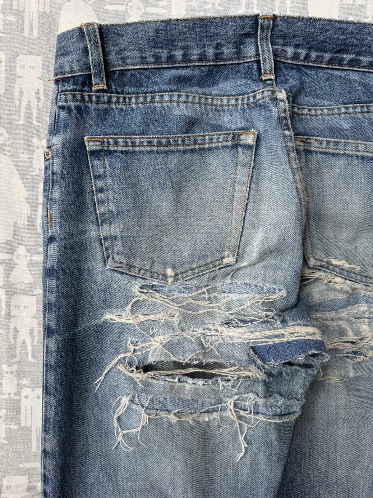 Helmut Lang Helmut Lang 2000 Thrashed Classic Cut Denim Jeans Size US 32 / EU 48 - 8 Thumbnail