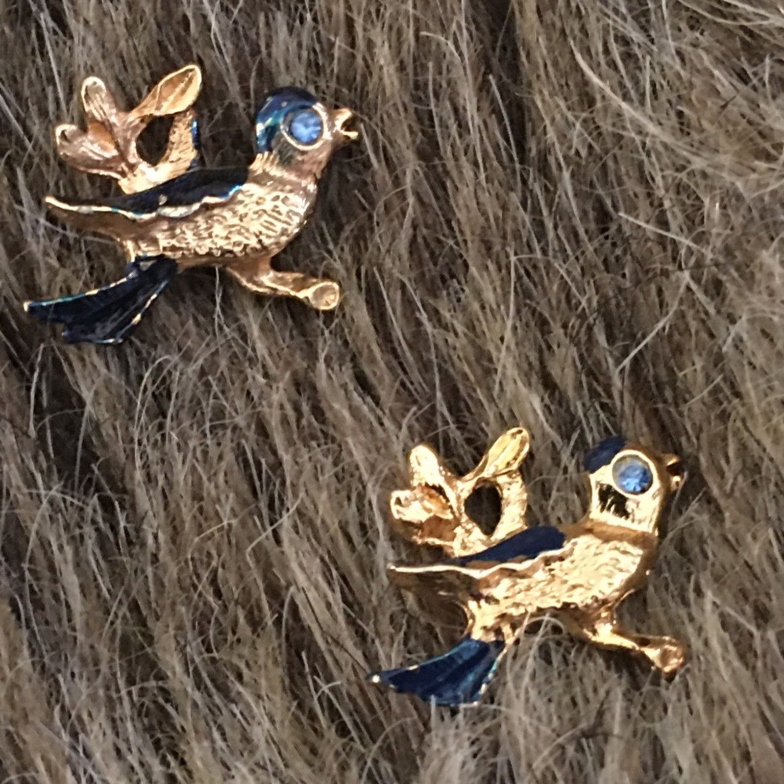Vintage Set of two Ballou mid century blue bird Tac pins Size ONE SIZE - 1 Thumbnail