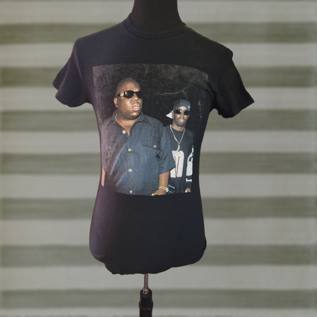Vintage The Notorious B.I.G. Biggie Smalls & Puff Daddy Graphic T-Shirt Size Small Black Size US S / EU 44-46 / 1 - 1 Thumbnail