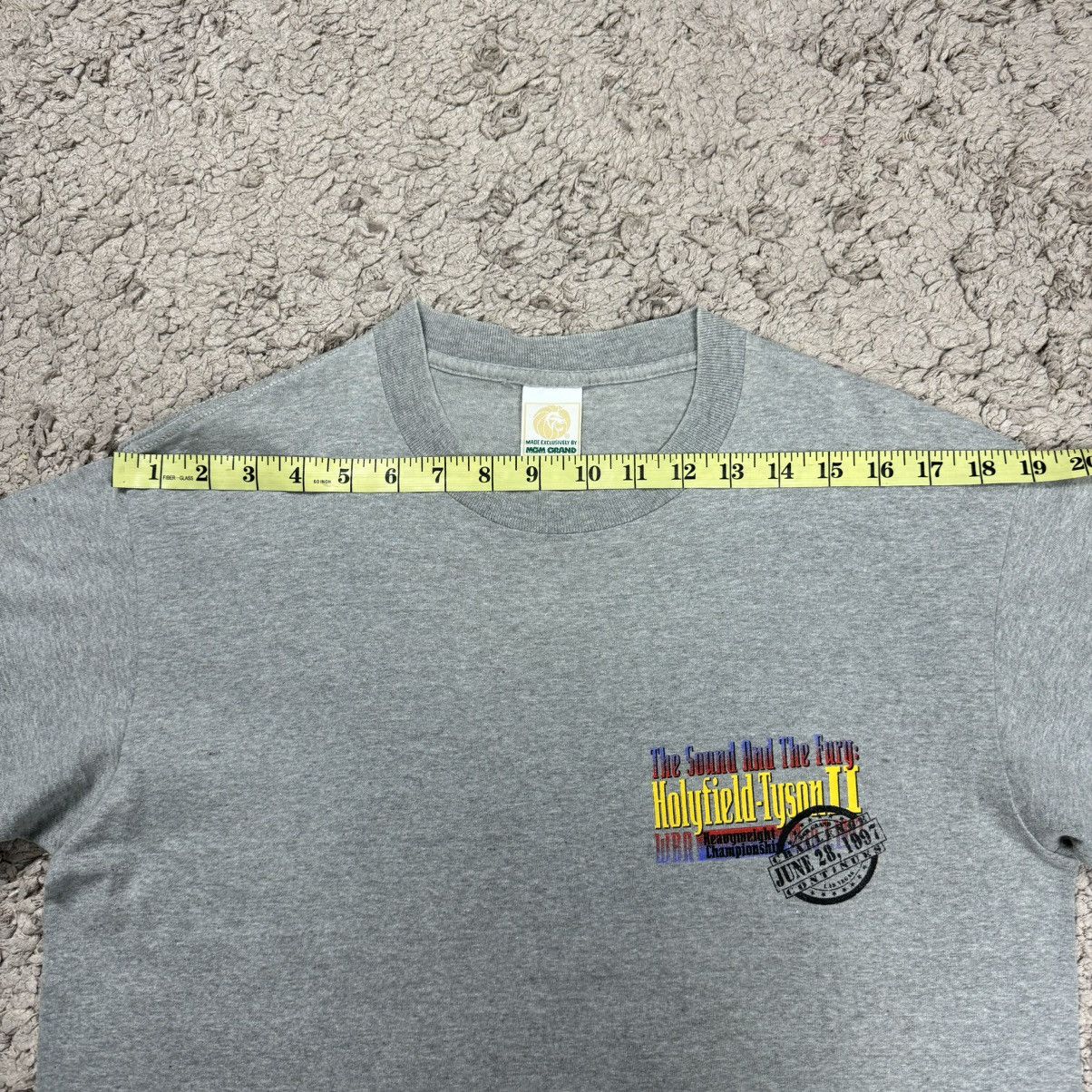 Vintage Vintage Mike Tyson VS Holyfield T-shirt Size US M / EU 48-50 / 2 - 17 Thumbnail