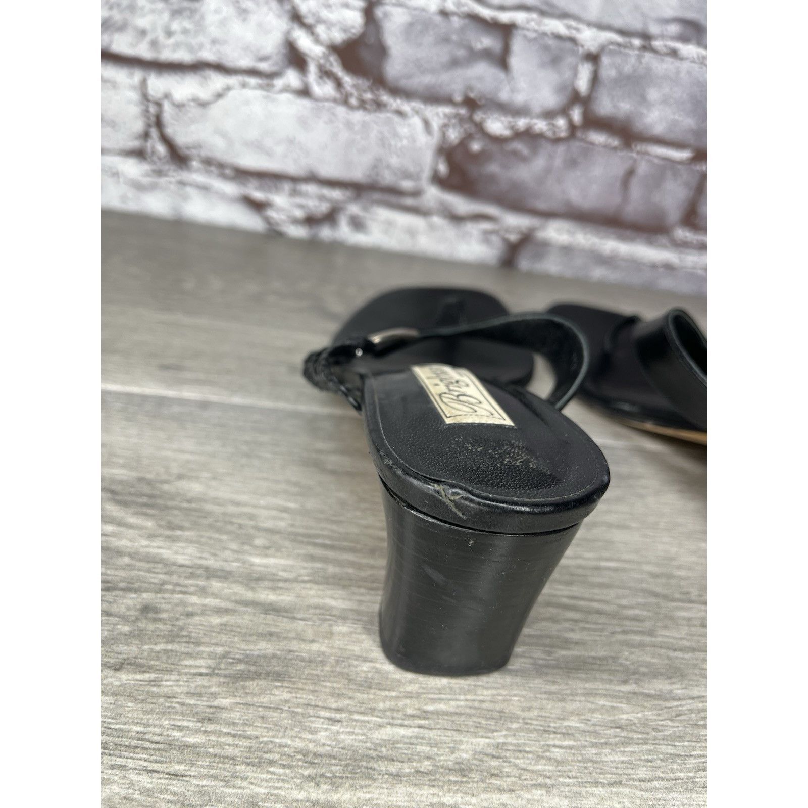 Brighton Brighton Tawny Black Leather Heel Buckle Thong Italy Sandals Size US 7.5 / IT 37.5 - 6 Thumbnail