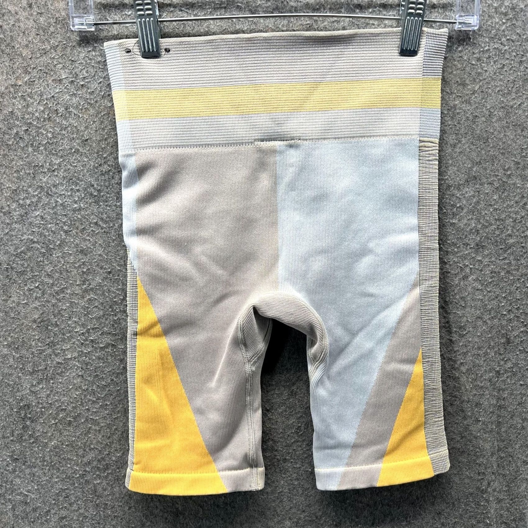 Nike Nike Dri-FIT Biker Shorts Womens Small Colorblock Athletic CU5091-110 Size 28" / US 6 / IT 42 - 2 Thumbnail