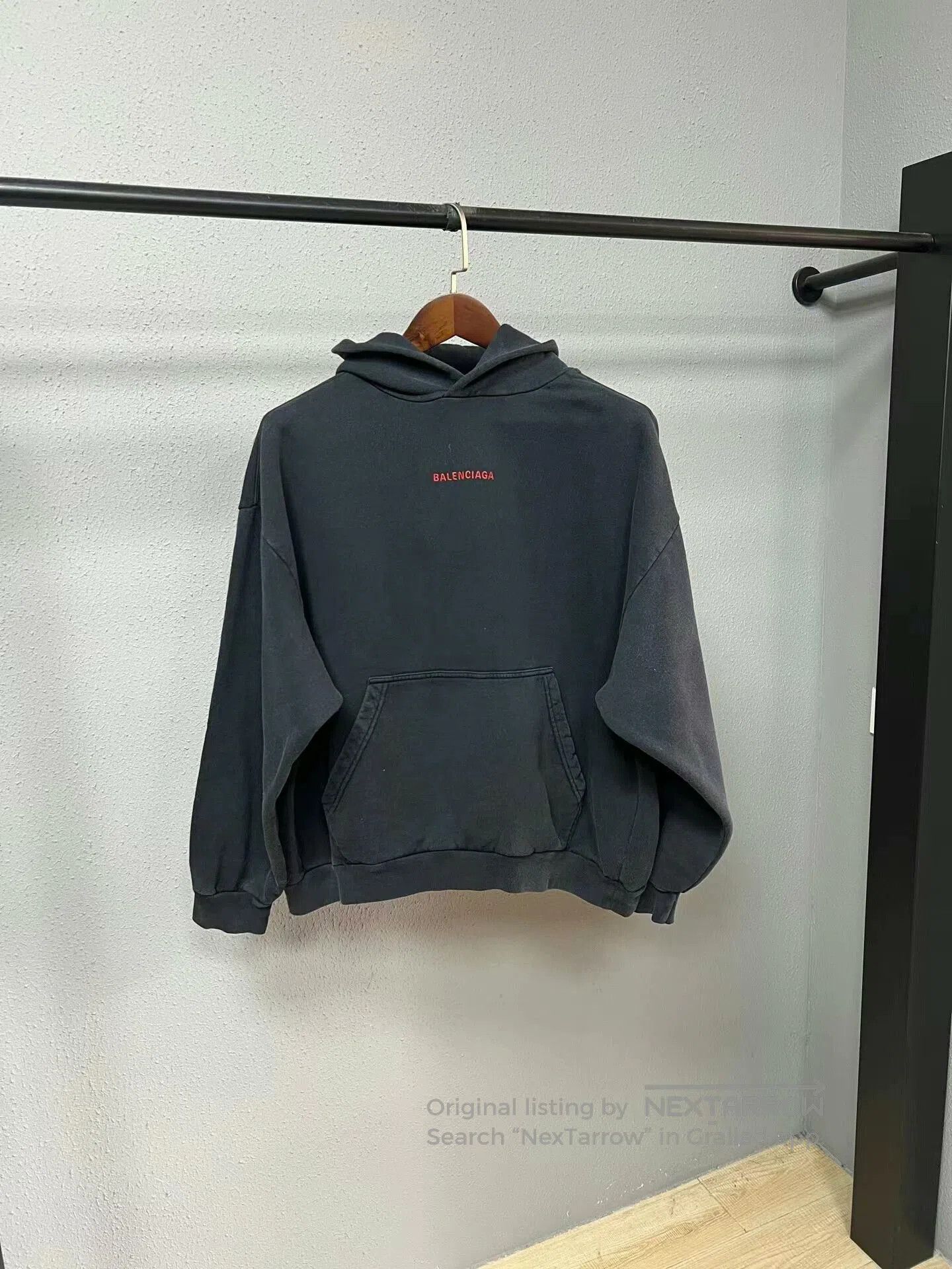 Balenciaga balenciaga new logo hoodie in black. Size US S / EU 44-46 / 1 - 1 Thumbnail