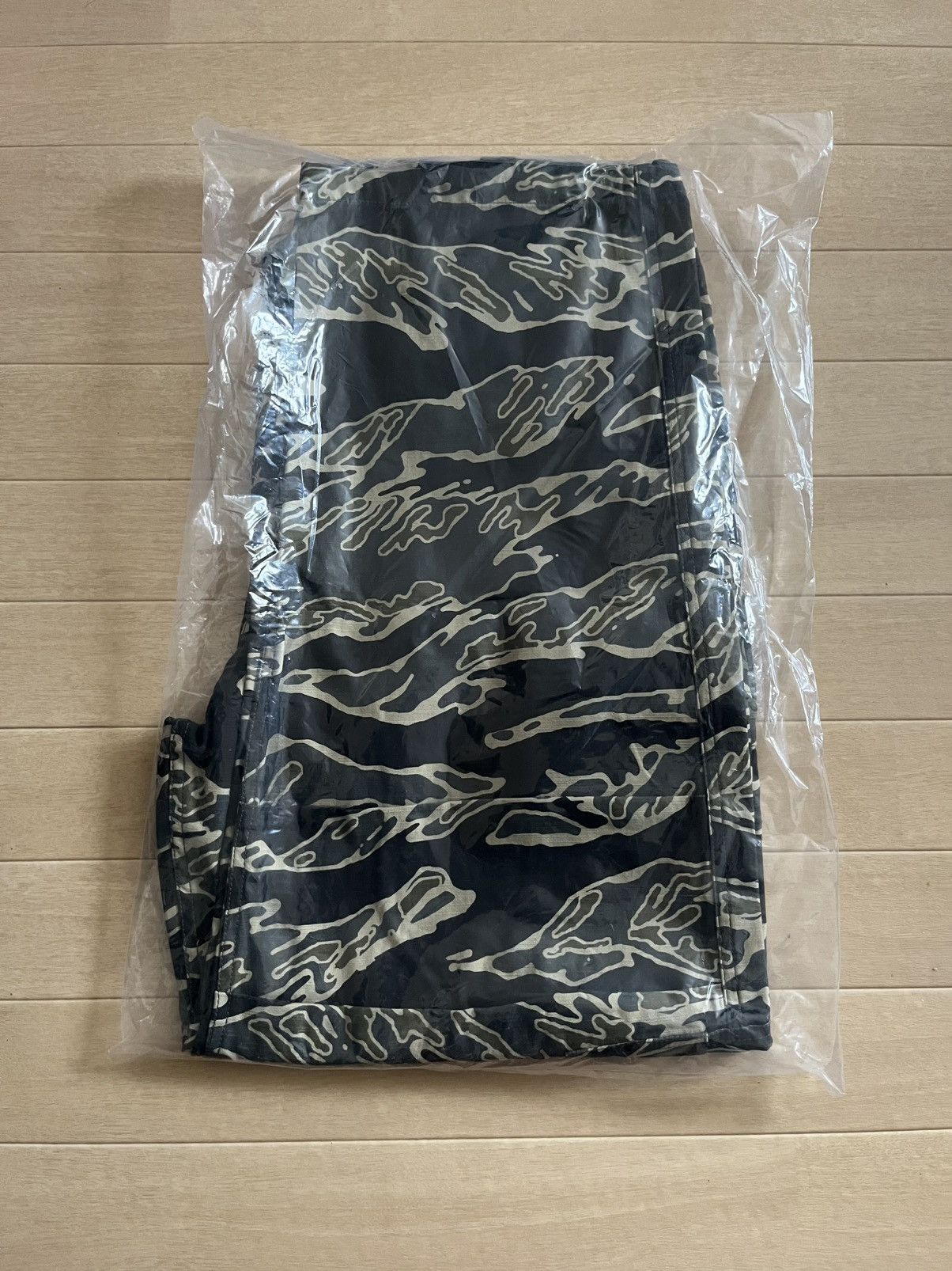 Edwin METAL GEAR SOLID Δ × EDWIN - TIGER STRIPE CARGO PANTS Size US 36 / EU 52 - 8 Thumbnail