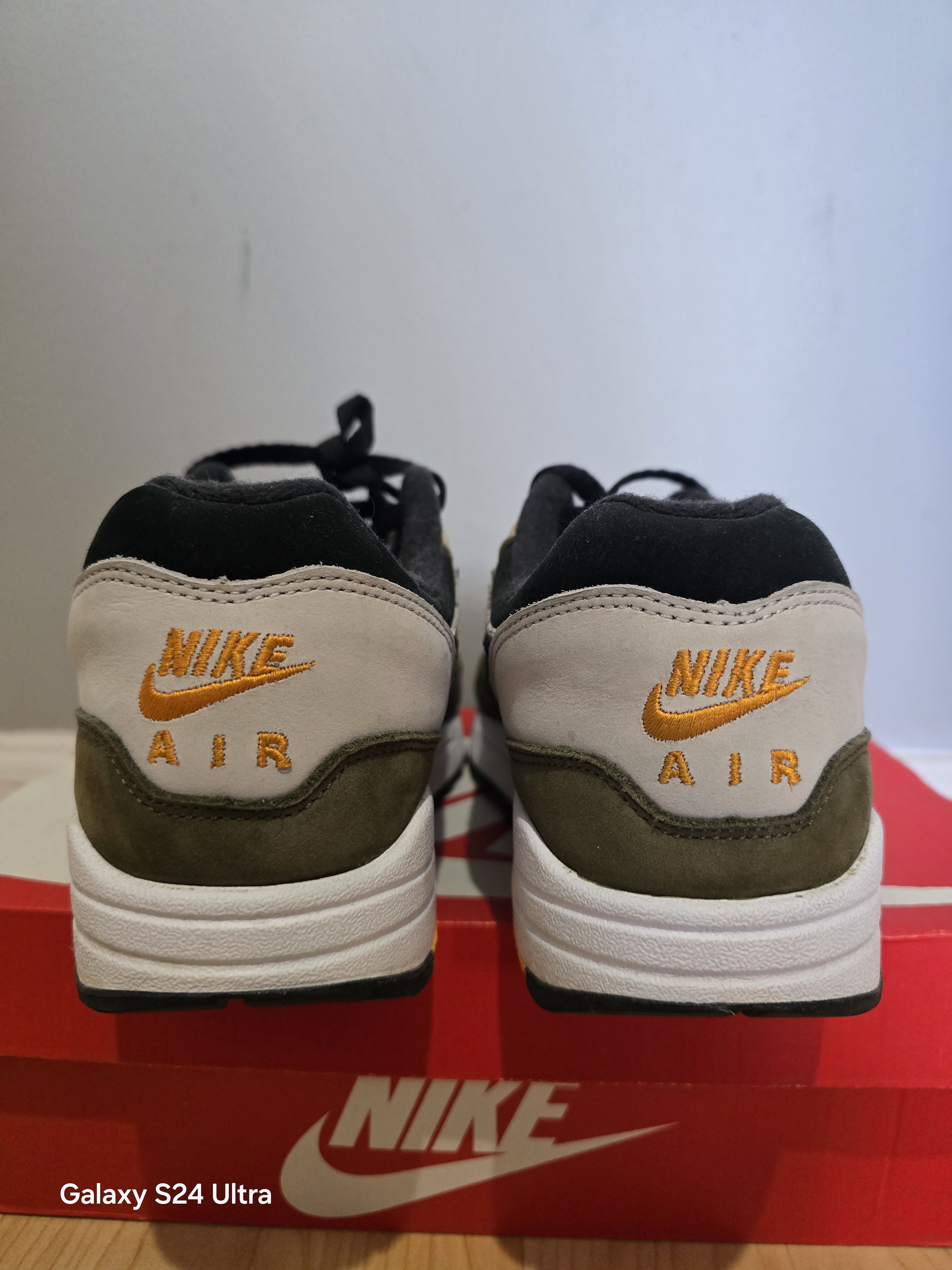 Nike Nike Air Max 1 Size US 9.5 / EU 42-43 - 4 Thumbnail