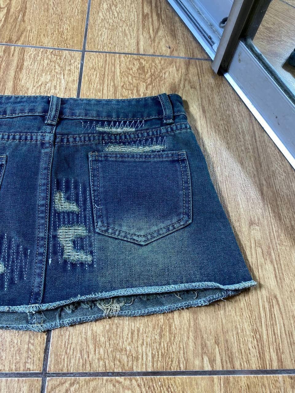 Japanese Brand × Vintage Y2K Vintage Topshop Distressed Denim Mini Skirt Size 34" / US 12 / IT 48 - 3 Thumbnail