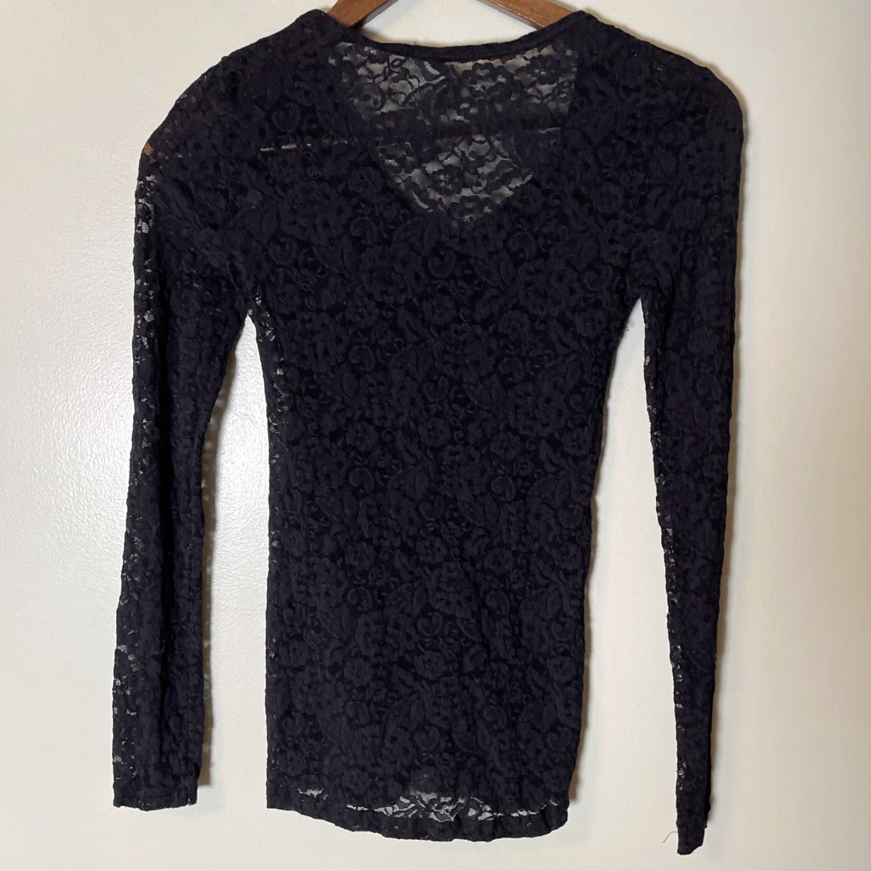 Vintage VINTAGE Y2K Black Lace Long Sleeve Henley Top Womens Size S Fitted Fairy Grunge Goth VTG Black Lace Top Woman Long Sleeve Henley Size S / US 4 / IT 40 - 5 Thumbnail