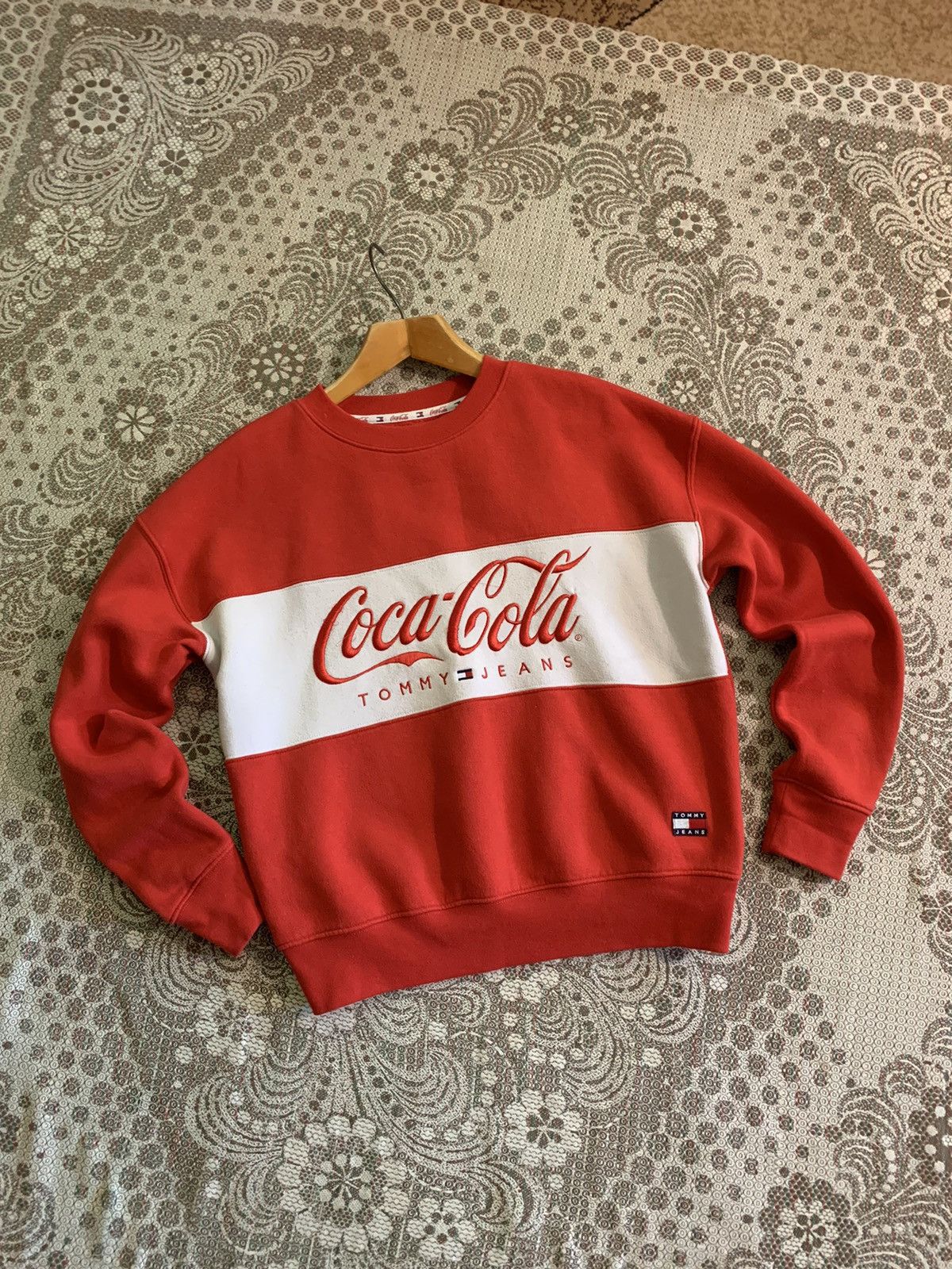 Coca Cola × Tommy Jeans × Vintage Tommy Jeans Coca Cola sweatshirt vintage Size US S / EU 44-46 / 1 - 2 Thumbnail